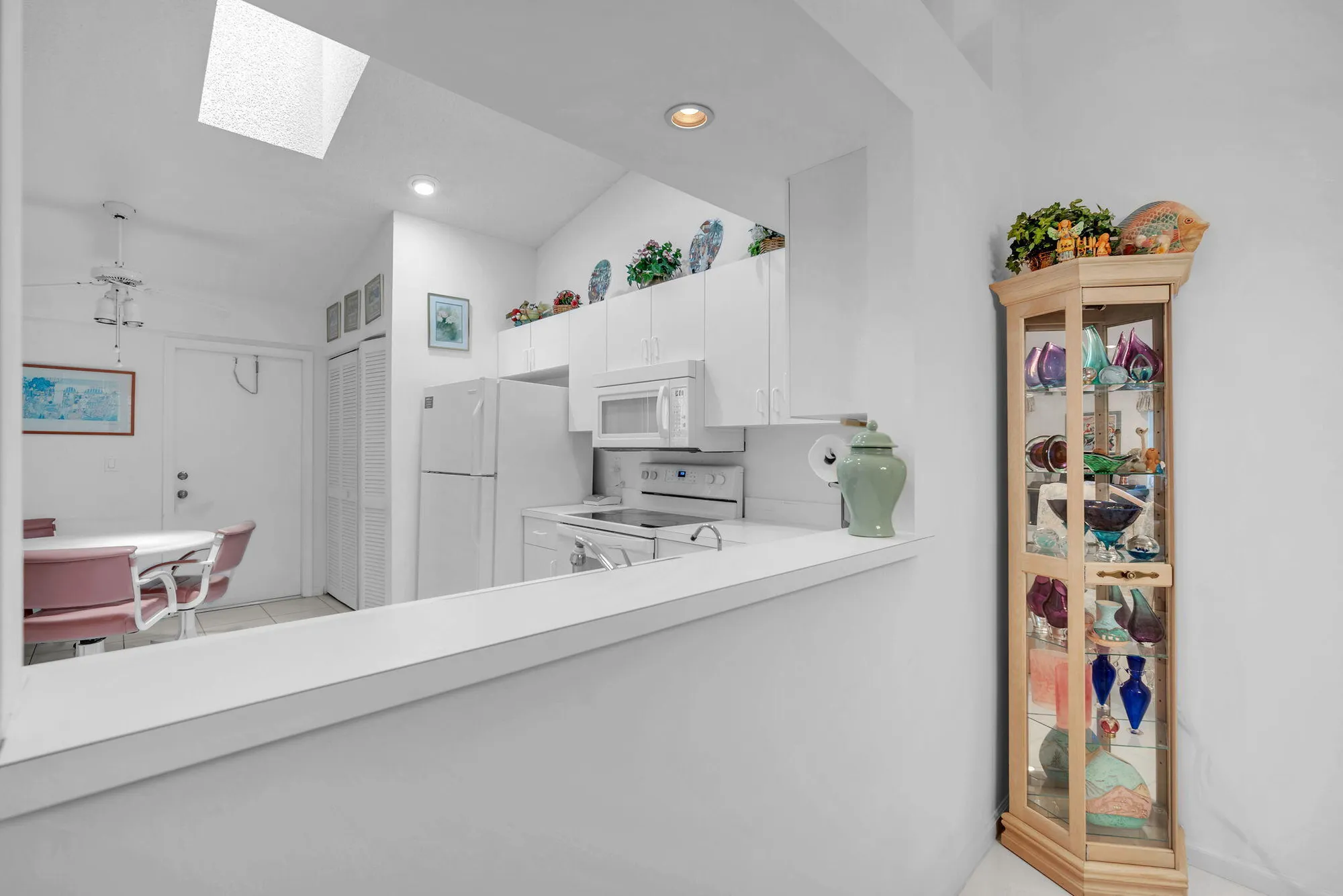 Property Slideshow image 13 of 43 | 9976 seacrest cir d, Boynton Beach, FL, 33437