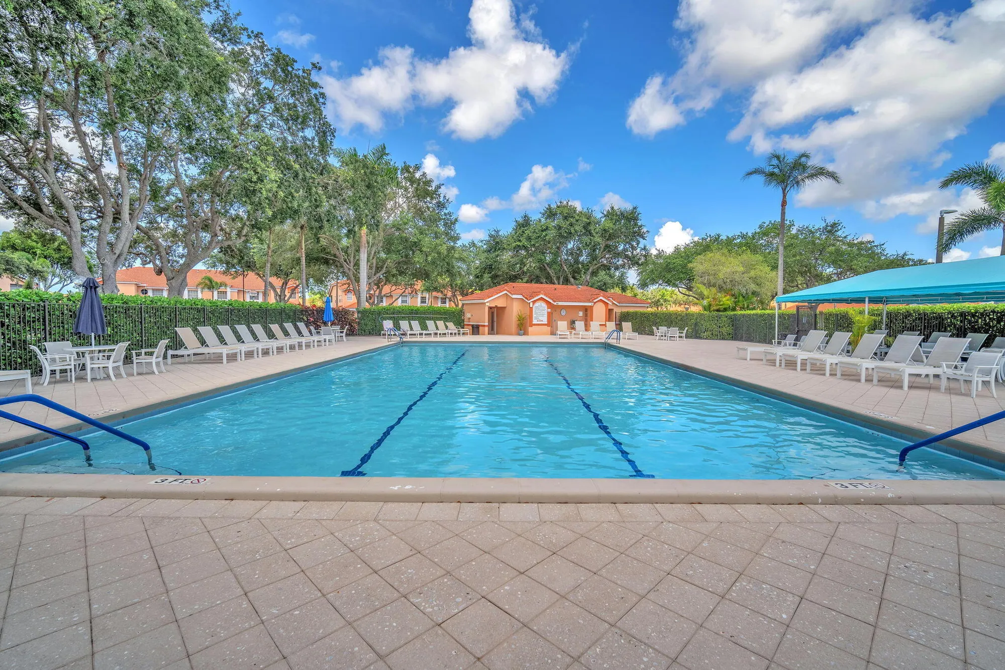 Property Slideshow image 4 of 43 | 9976 seacrest cir d, Boynton Beach, FL, 33437