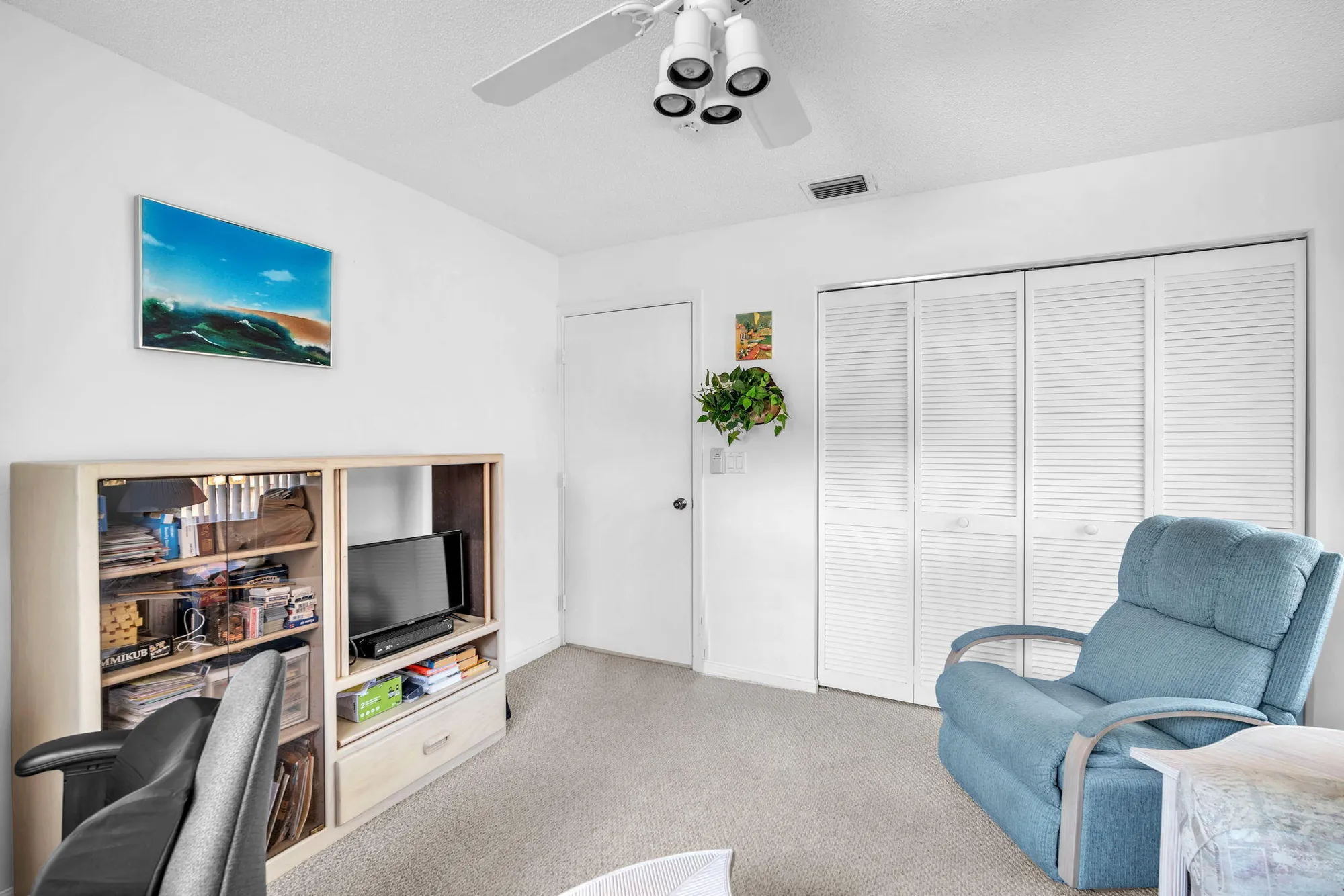 Property Slideshow image 25 of 43 | 9976 seacrest cir d, Boynton Beach, FL, 33437