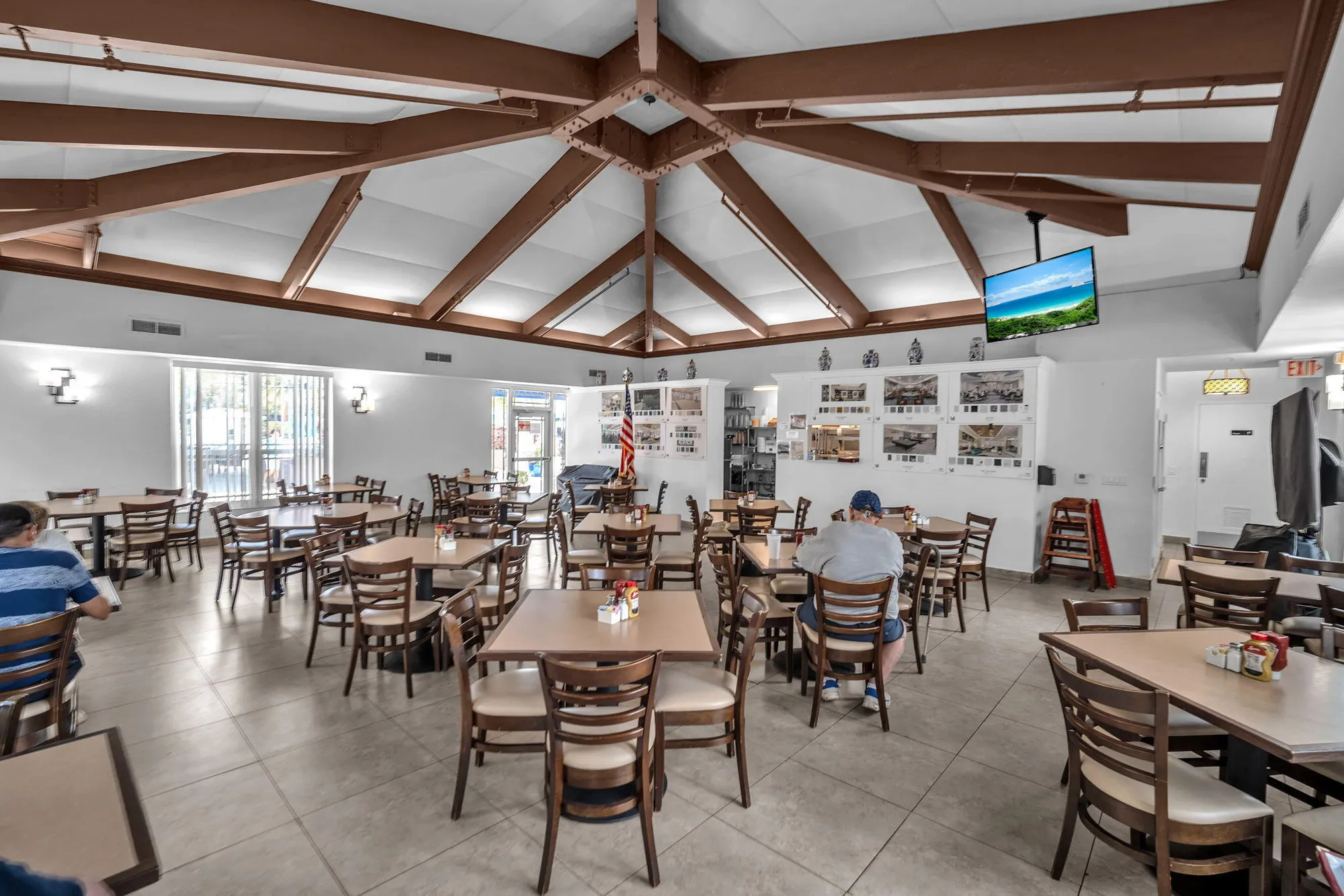 Property Slideshow image 5 of 43 | 9976 seacrest cir d, Boynton Beach, FL, 33437