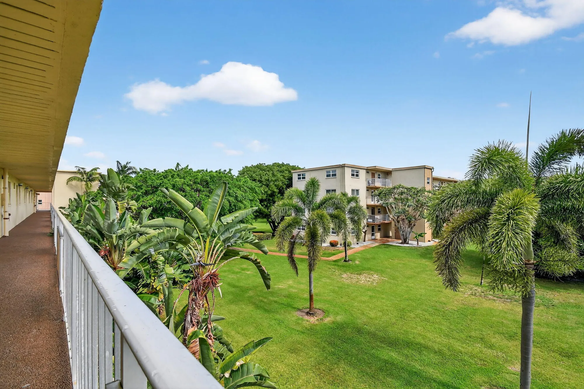 Property Slideshow image 5 of 48 | 2615 ne 3rd ct apt 315, Boynton Beach, FL, 33435