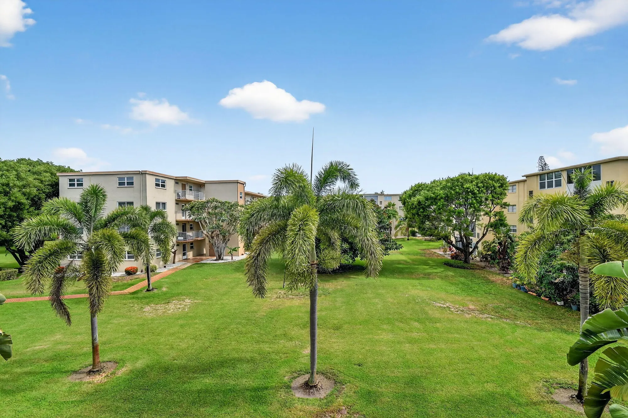 Property Slideshow image 6 of 48 | 2615 ne 3rd ct apt 315, Boynton Beach, FL, 33435