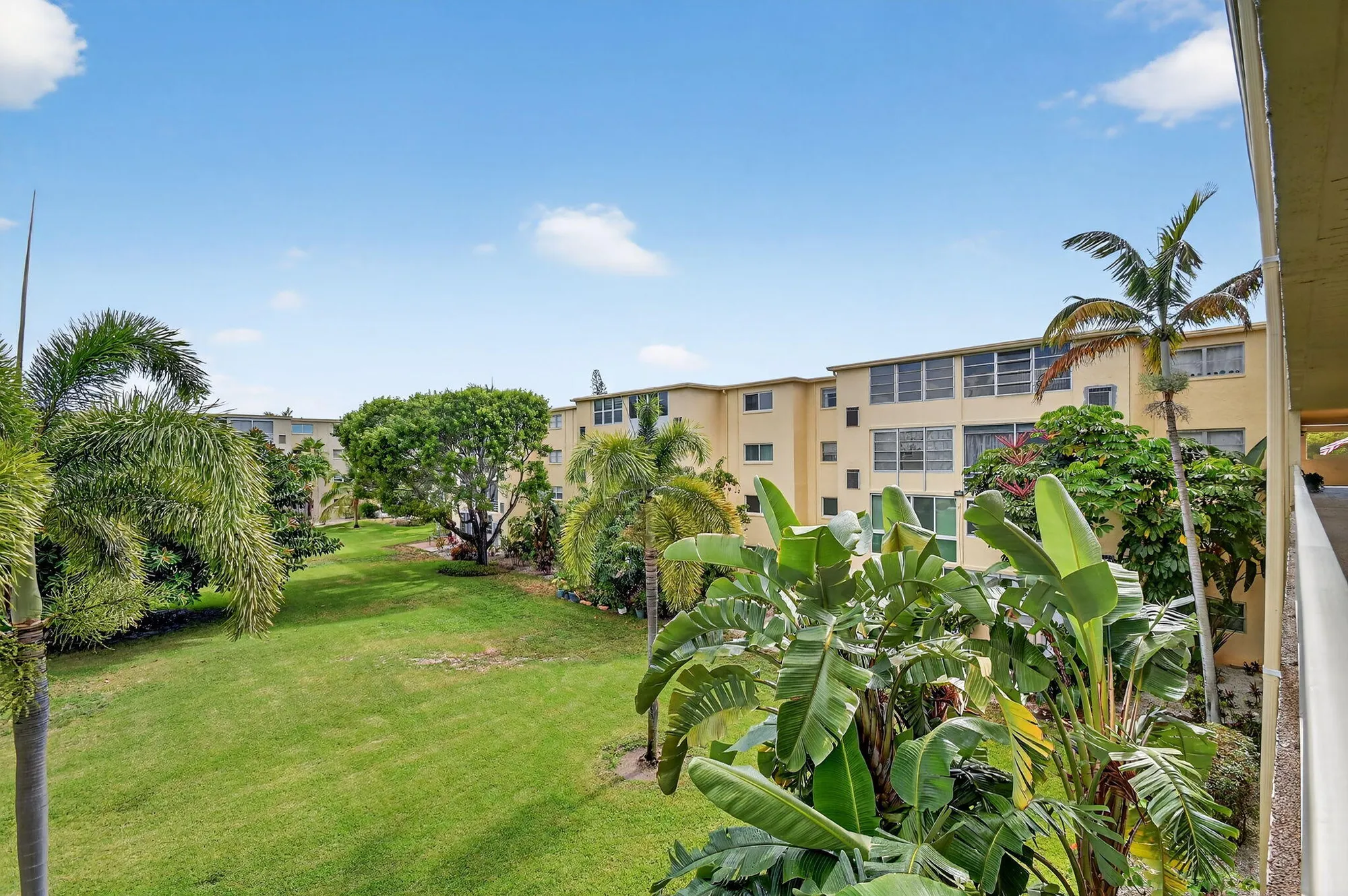 Property Slideshow image 7 of 48 | 2615 ne 3rd ct apt 315, Boynton Beach, FL, 33435