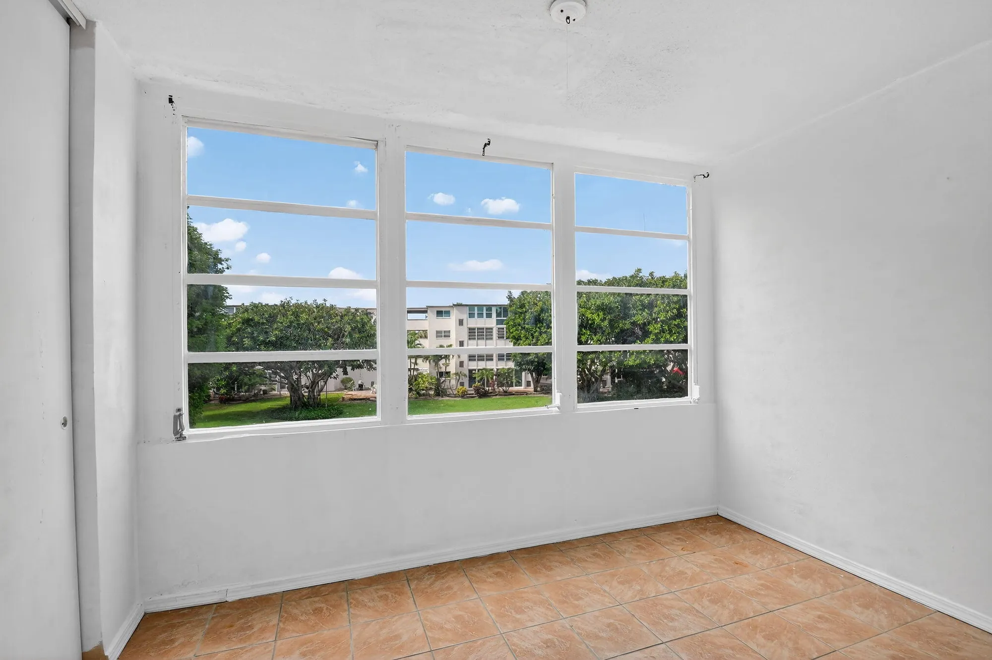Property Slideshow image 37 of 48 | 2615 ne 3rd ct apt 315, Boynton Beach, FL, 33435