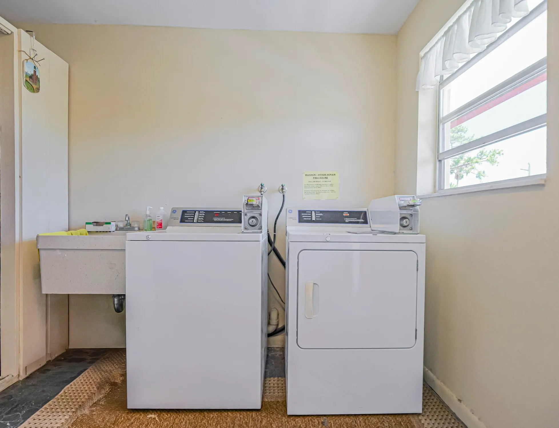 Property Slideshow image 28 of 58 | 1961 sw palm city rd h, Stuart, FL, 34994