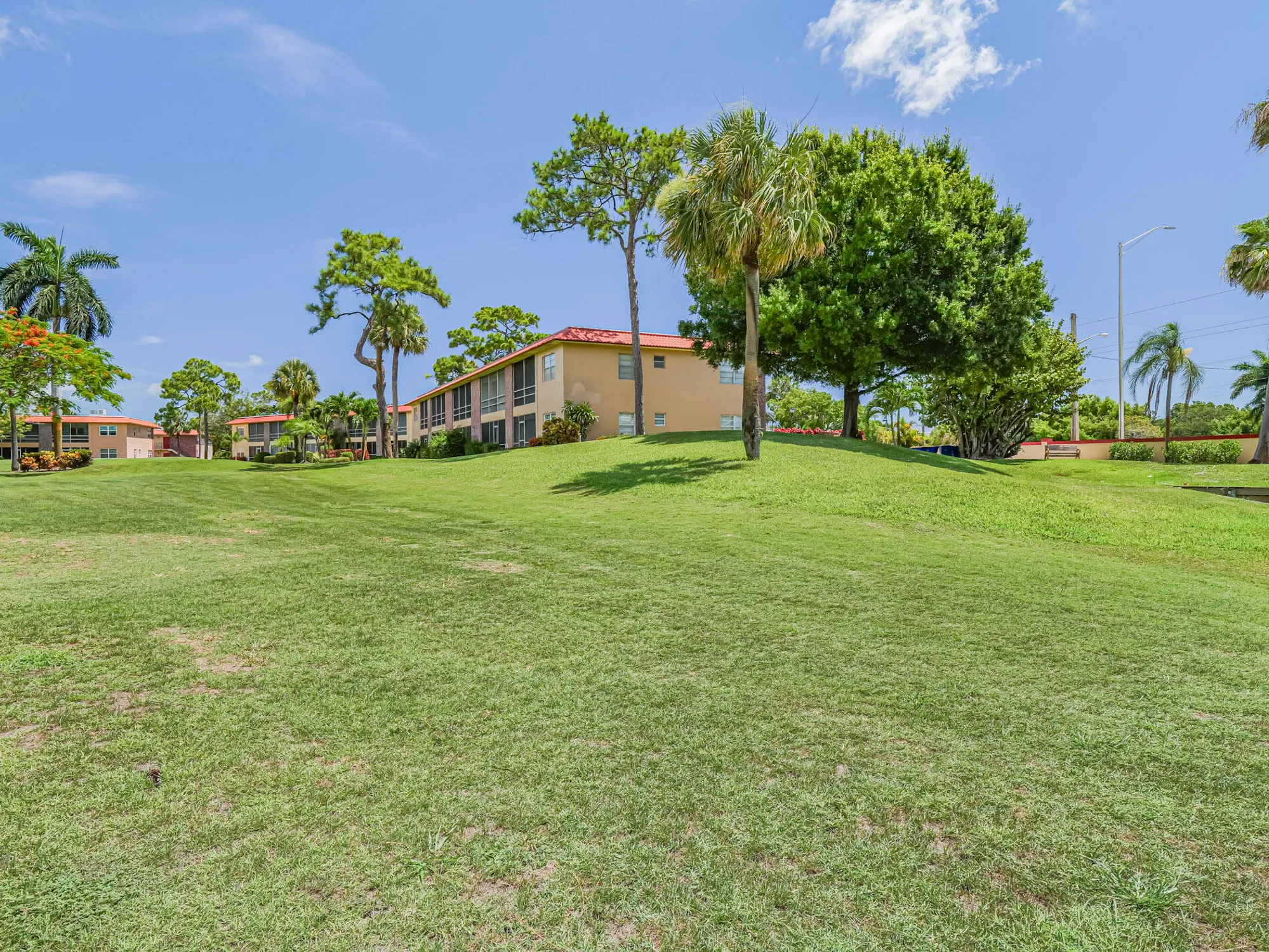 Property Slideshow image 33 of 58 | 1961 sw palm city rd h, Stuart, FL, 34994