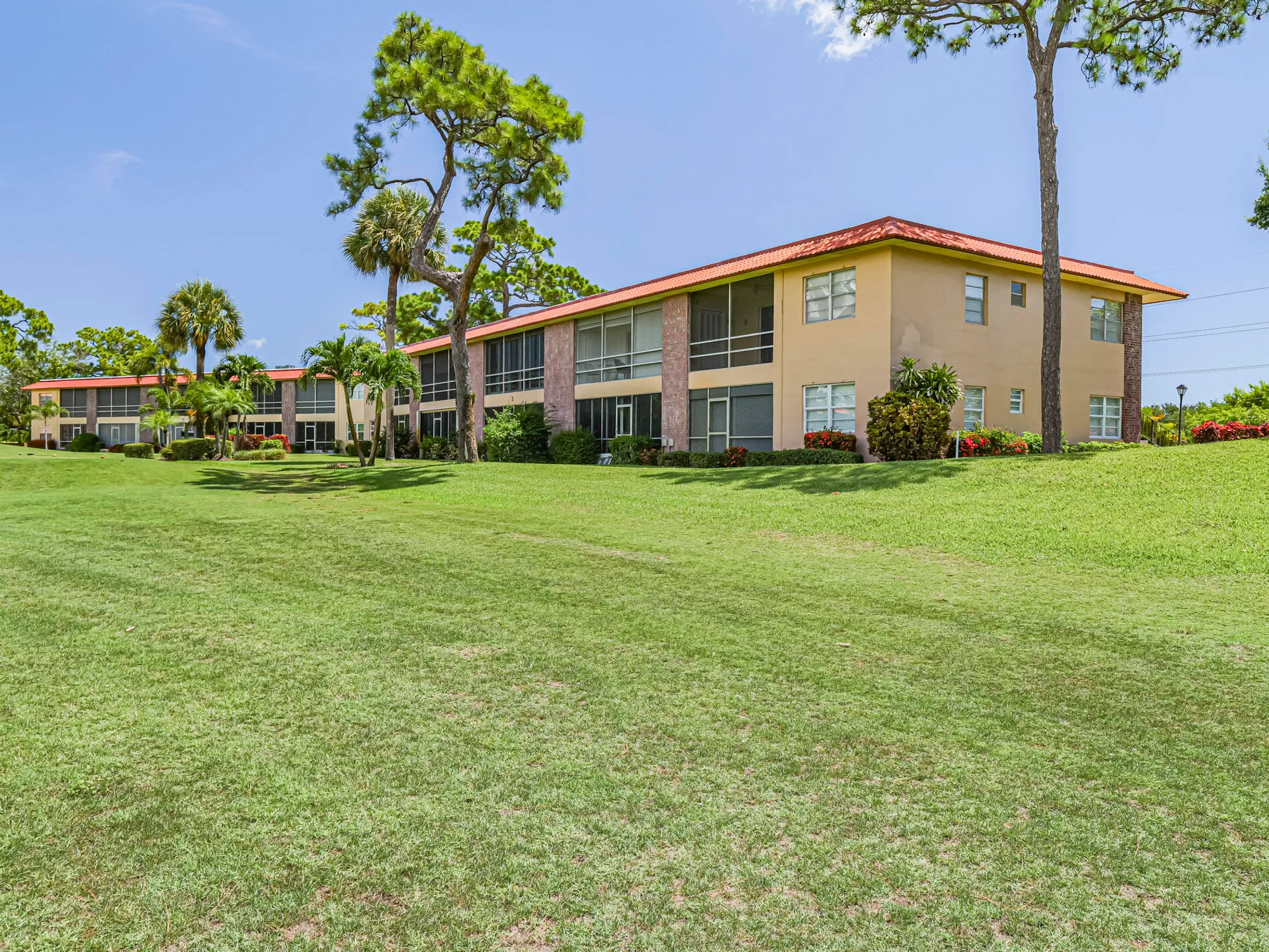 Property Slideshow image 32 of 58 | 1961 sw palm city rd h, Stuart, FL, 34994