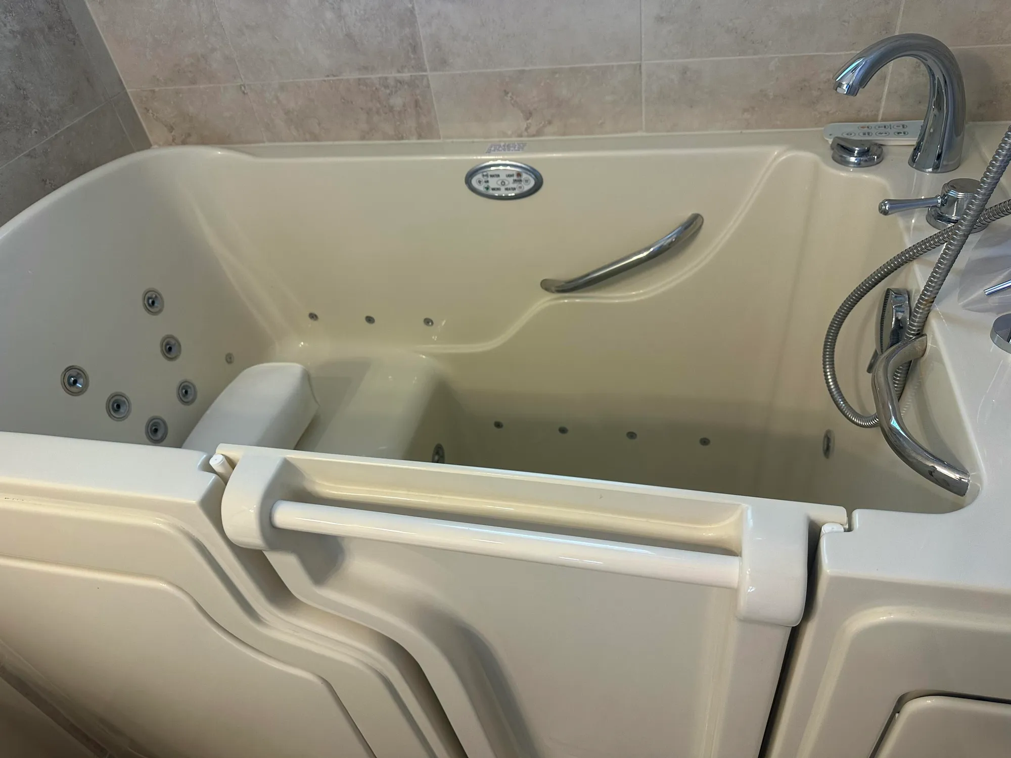 Property Slideshow image 11 of 44 | 11922 sw crestwood cir, Port Saint Lucie, FL, 34987