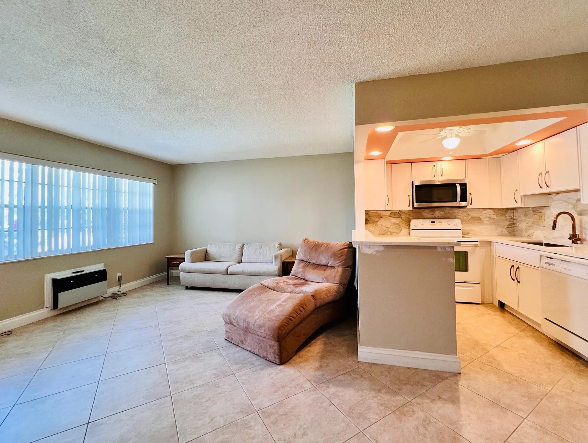 Property Slideshow image 4 of 16 | 304 sheffield m, West Palm Beach, FL, 33417