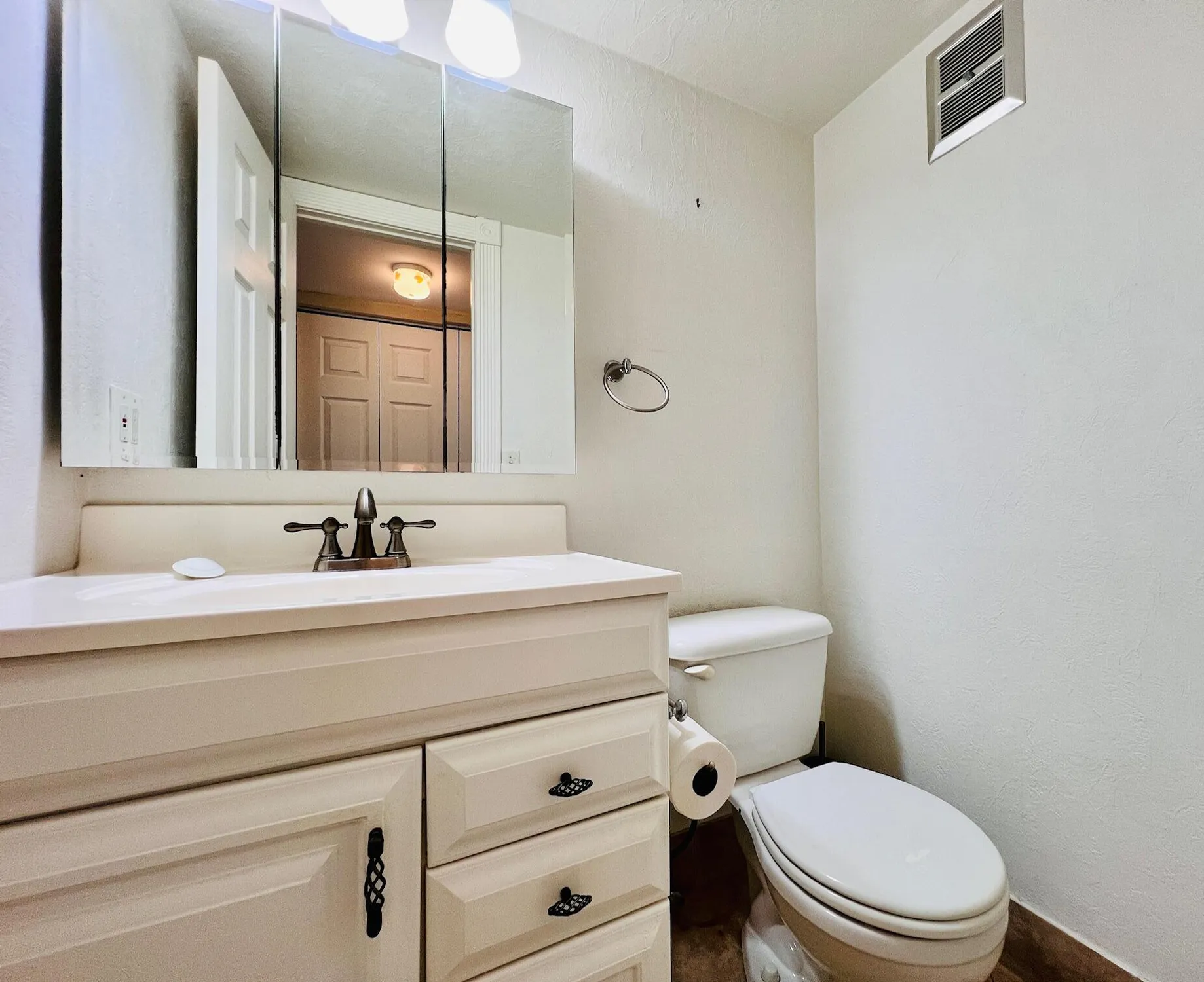 Property Slideshow image 6 of 16 | 304 sheffield m, West Palm Beach, FL, 33417