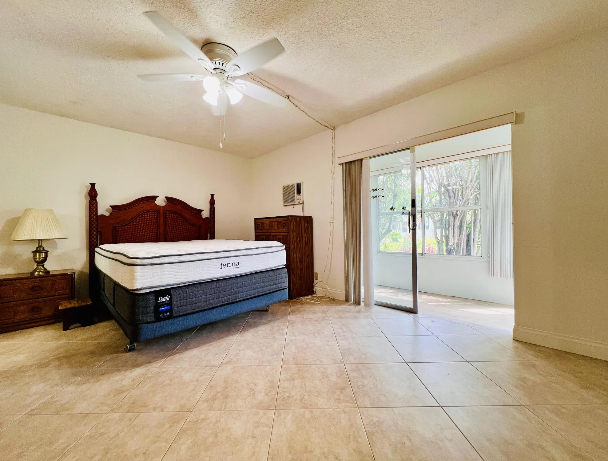 Property Slideshow image 7 of 16 | 304 sheffield m, West Palm Beach, FL, 33417