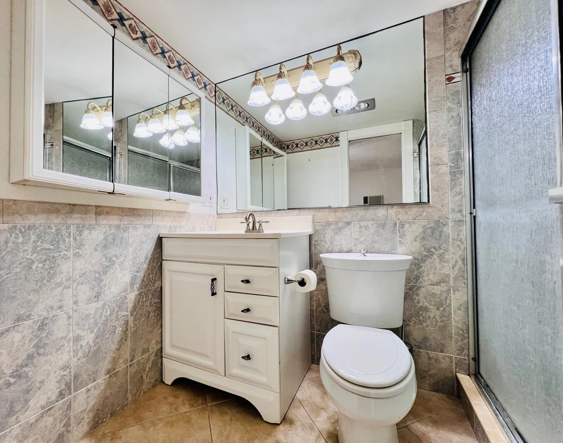 Property Slideshow image 8 of 16 | 304 sheffield m, West Palm Beach, FL, 33417