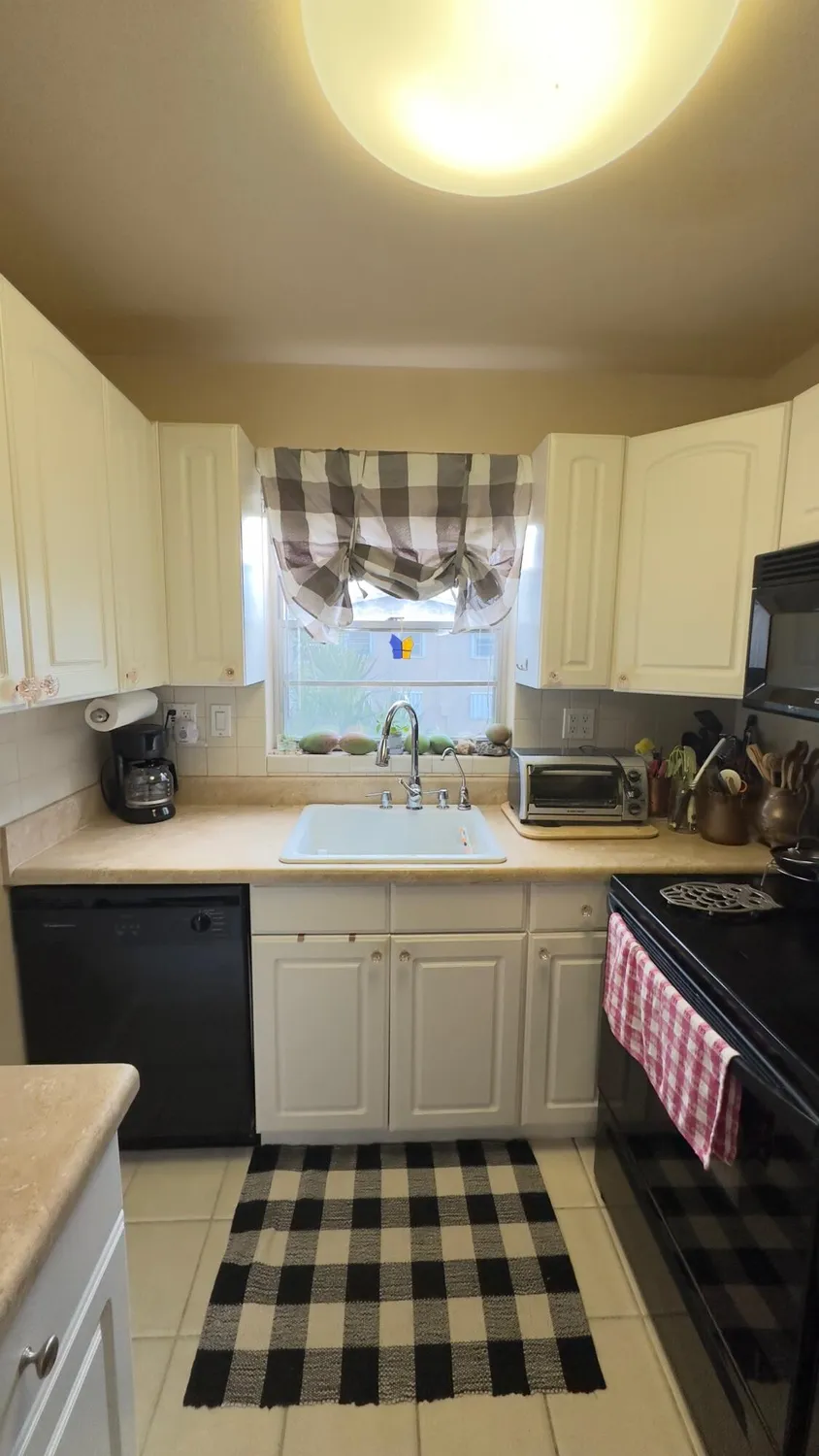 Property Slideshow image 12 of 30 | 126 bedford e unit e, West Palm Beach, FL, 33417