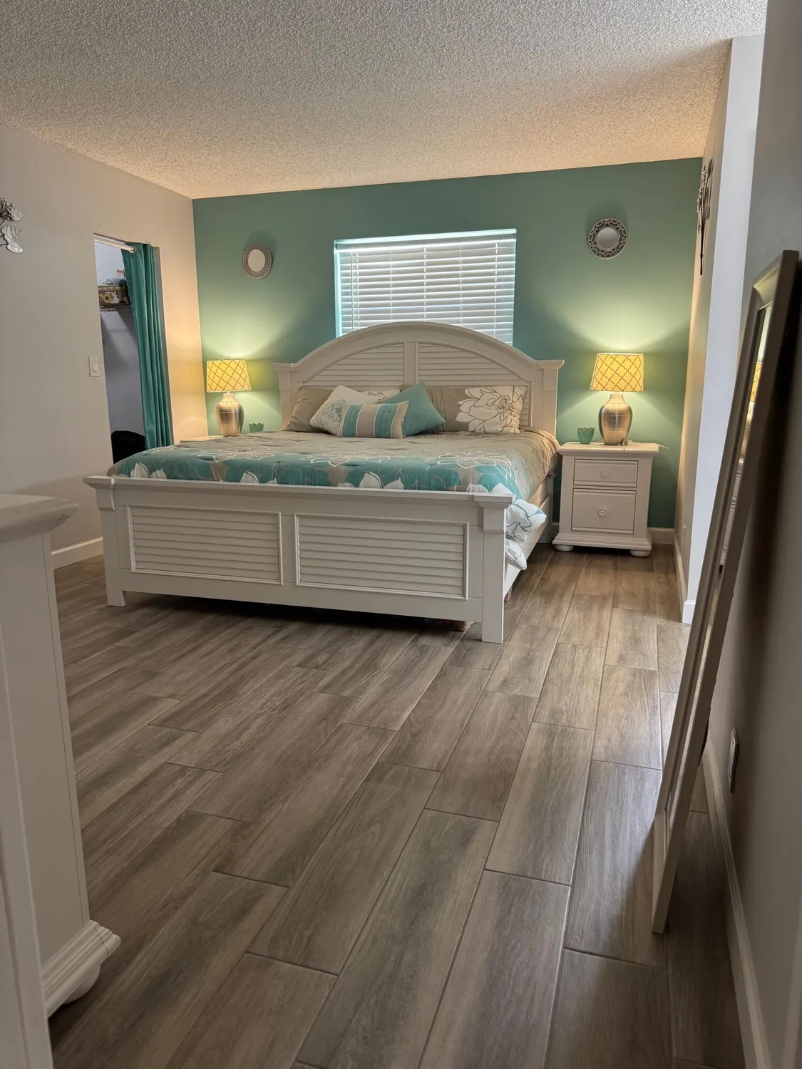 Property Slideshow image 11 of 18 | 121 lake rebecca dr, West Palm Beach, FL, 33411