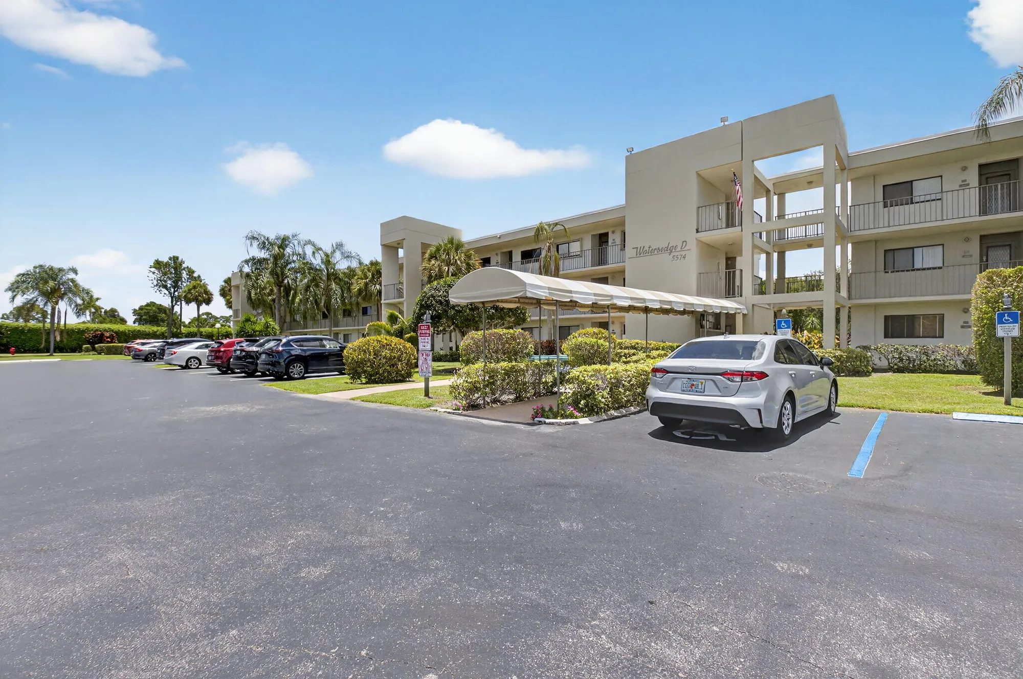 Property Slideshow image 30 of 61 | 5574 witney dr 104, Delray Beach, FL, 33484