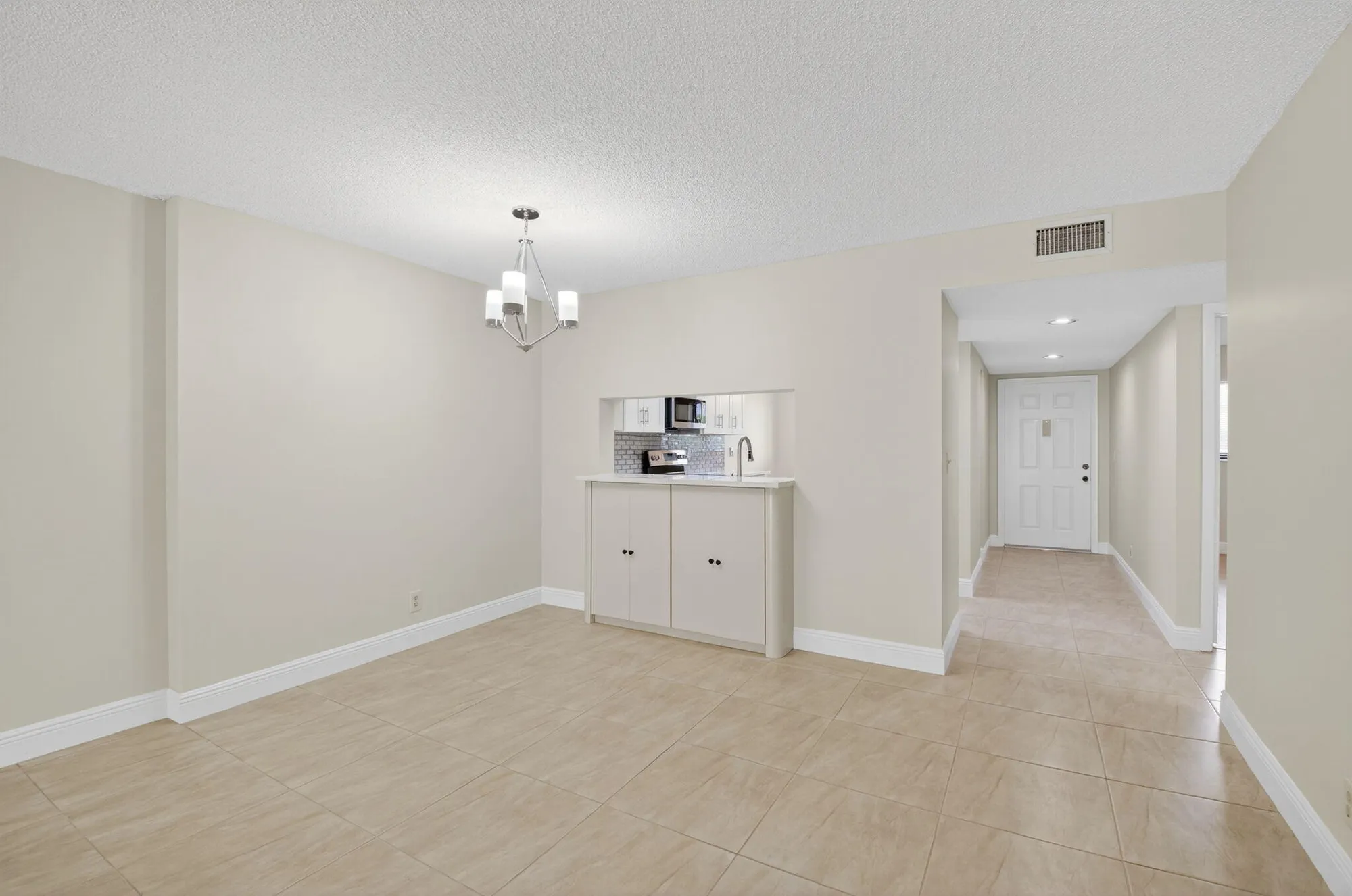 Property Slideshow image 11 of 61 | 5574 witney dr 104, Delray Beach, FL, 33484