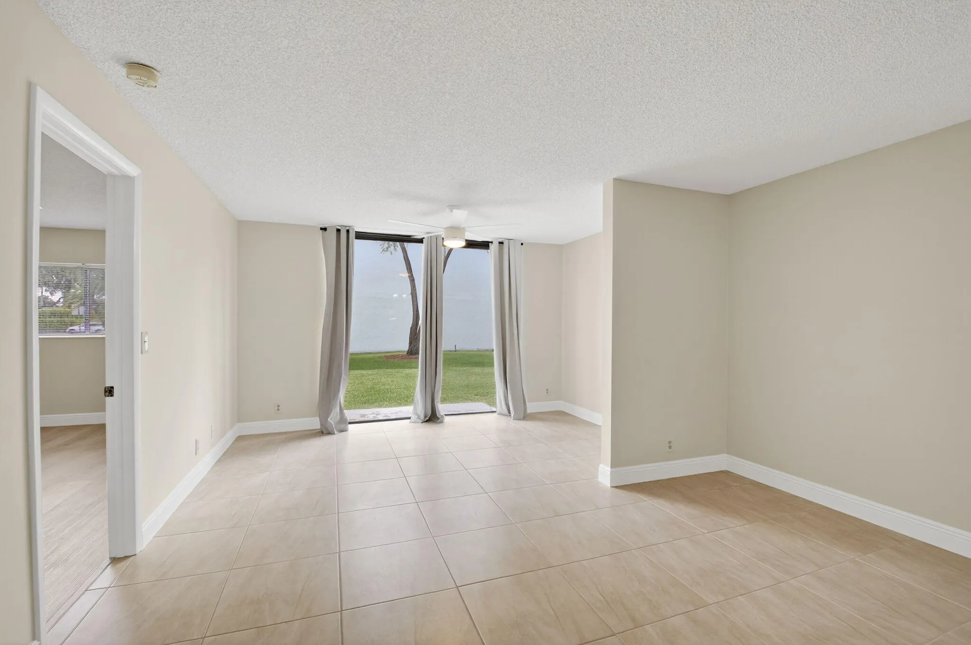 Property Slideshow image 15 of 61 | 5574 witney dr 104, Delray Beach, FL, 33484