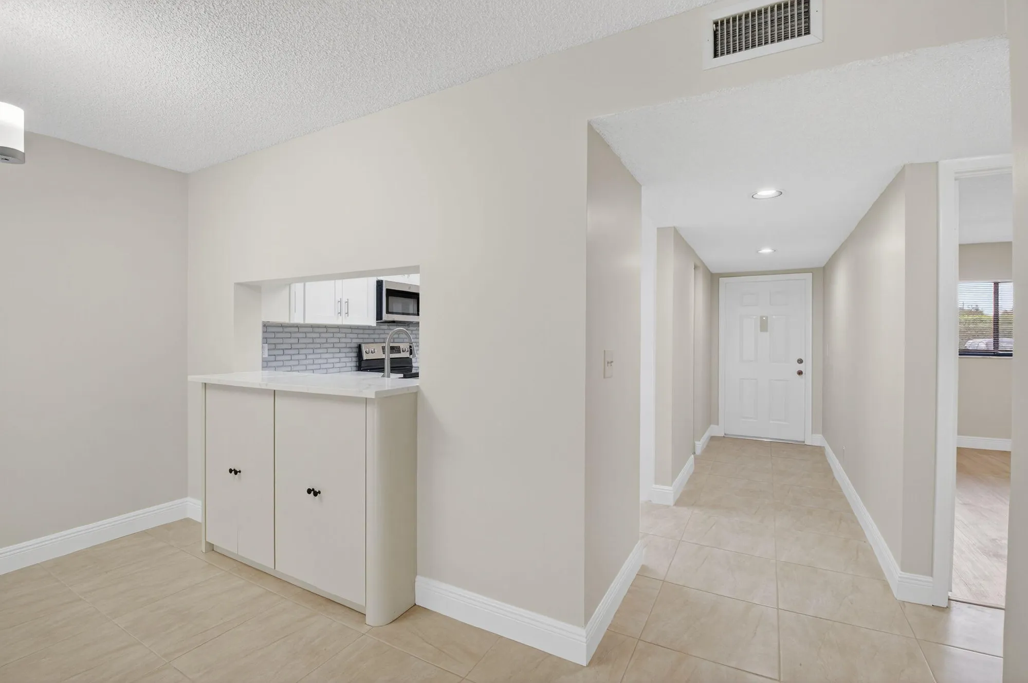 Property Slideshow image 8 of 61 | 5574 witney dr 104, Delray Beach, FL, 33484