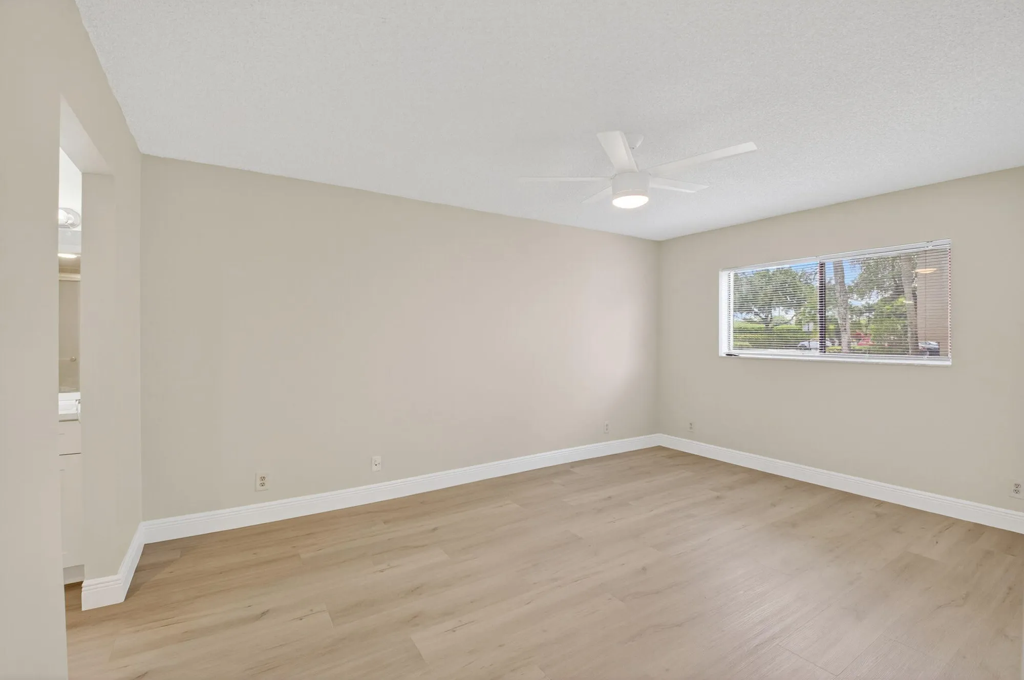 Property Slideshow image 16 of 61 | 5574 witney dr 104, Delray Beach, FL, 33484