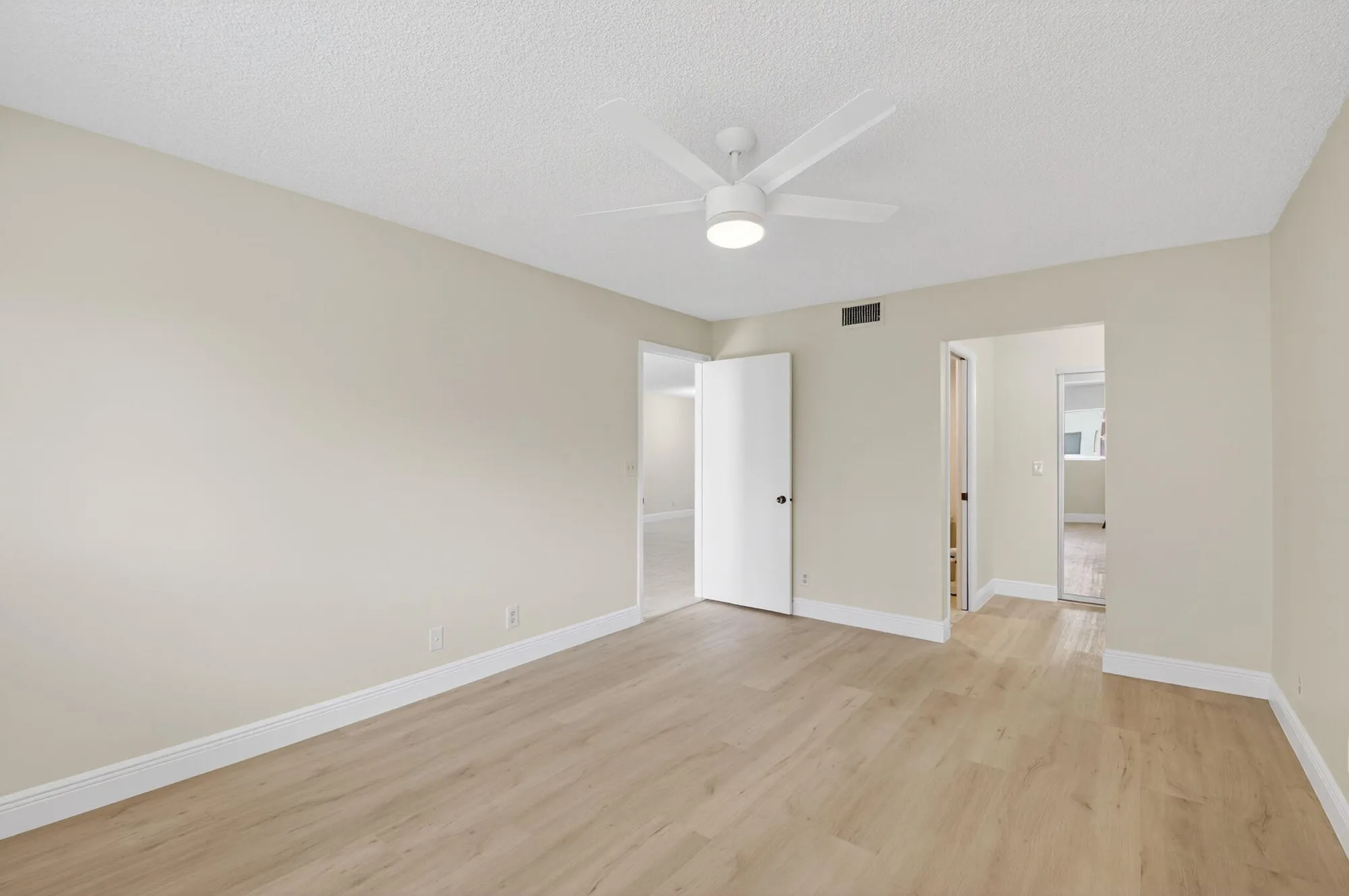 Property Slideshow image 18 of 61 | 5574 witney dr 104, Delray Beach, FL, 33484