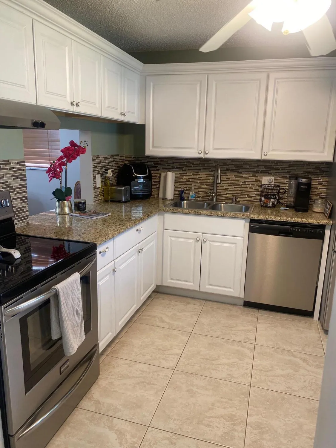 Property Slideshow image 5 of 18 | 121 lake rebecca dr, West Palm Beach, FL, 33411