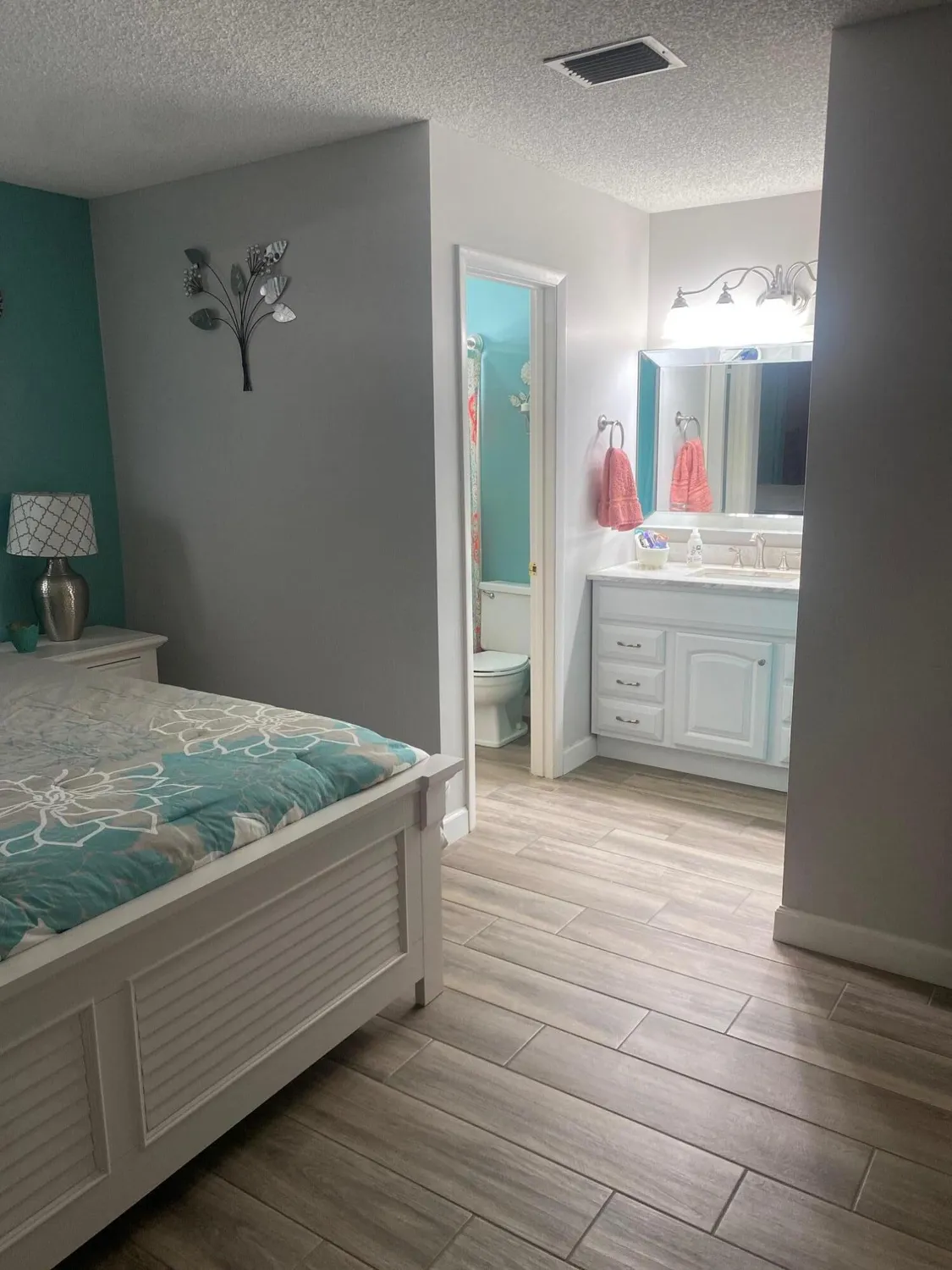 Property Slideshow image 13 of 18 | 121 lake rebecca dr, West Palm Beach, FL, 33411