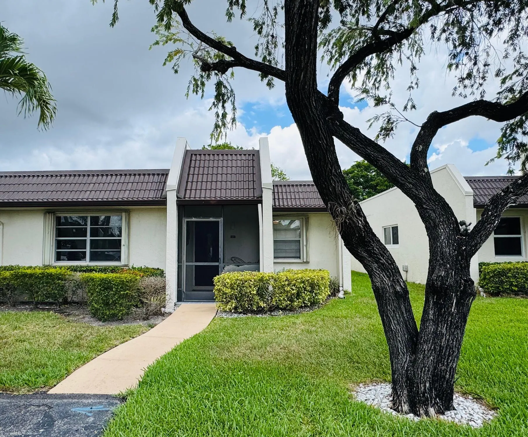 Property Slideshow image 2 of 18 | 121 lake rebecca dr, West Palm Beach, FL, 33411