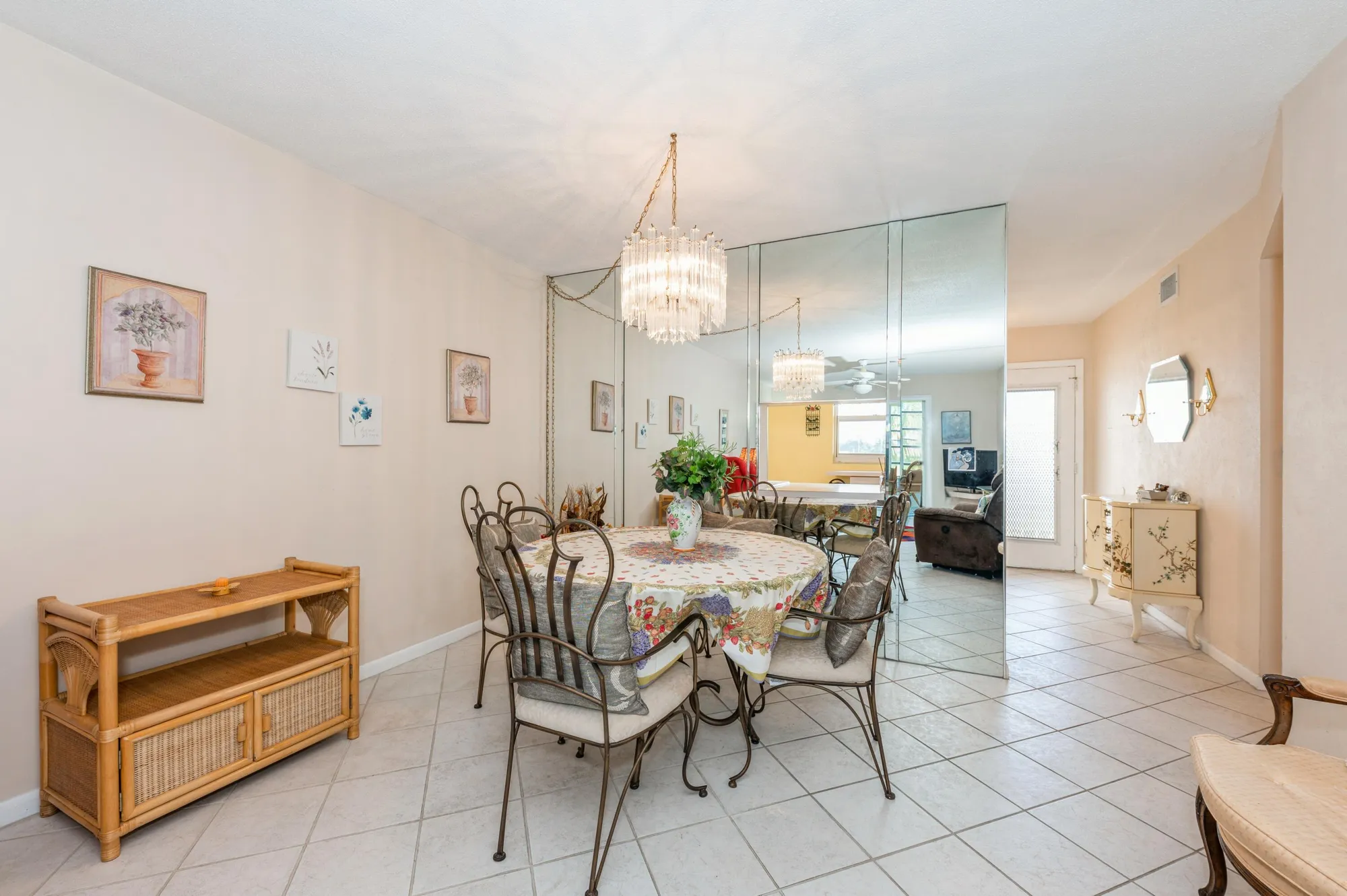Property Slideshow image 12 of 42 | 230 ne 26th ave apt 213, Boynton Beach, FL, 33435