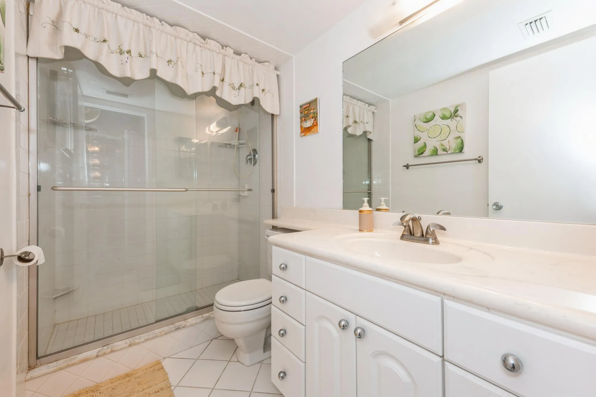 Property Slideshow image 19 of 42 | 230 ne 26th ave apt 213, Boynton Beach, FL, 33435
