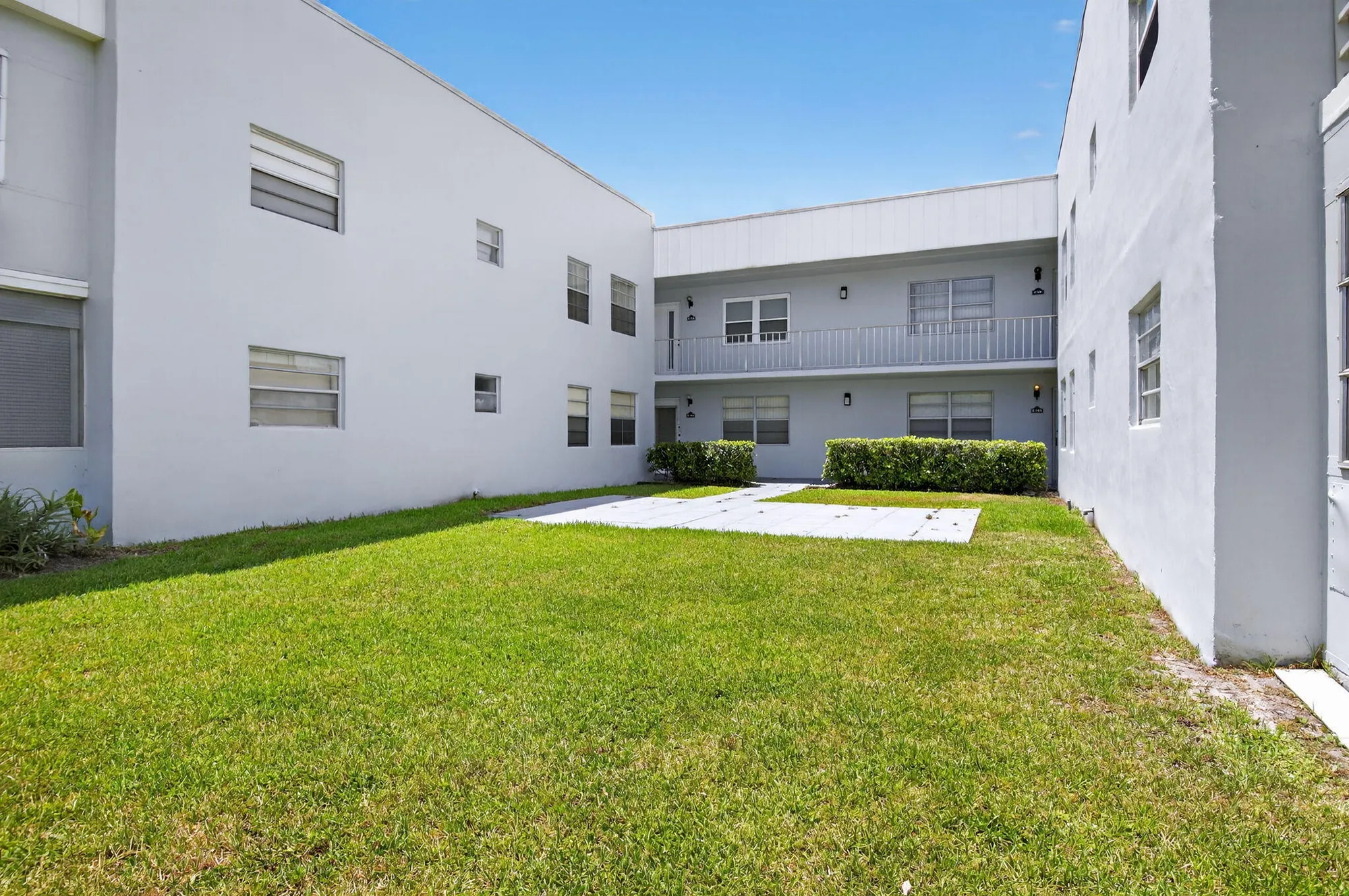 Property Slideshow image 26 of 42 | 102 normandy ln c, Delray Beach, FL, 33484