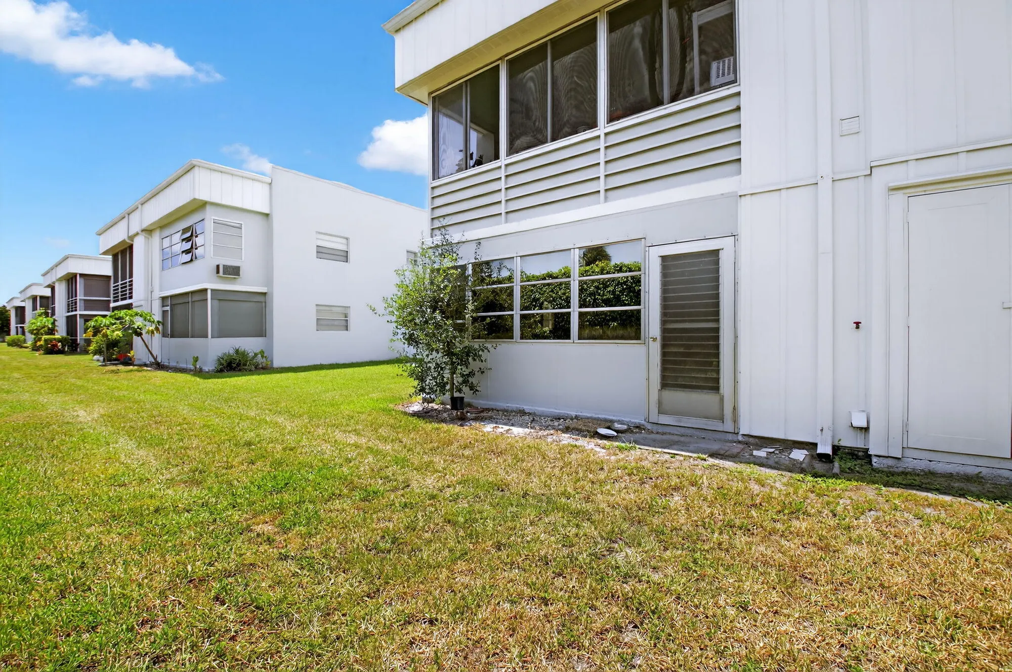 Property Slideshow image 24 of 42 | 102 normandy ln c, Delray Beach, FL, 33484