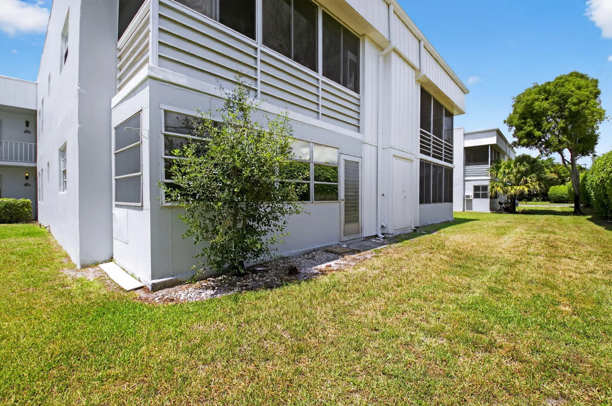 Property Slideshow image 23 of 42 | 102 normandy ln c, Delray Beach, FL, 33484