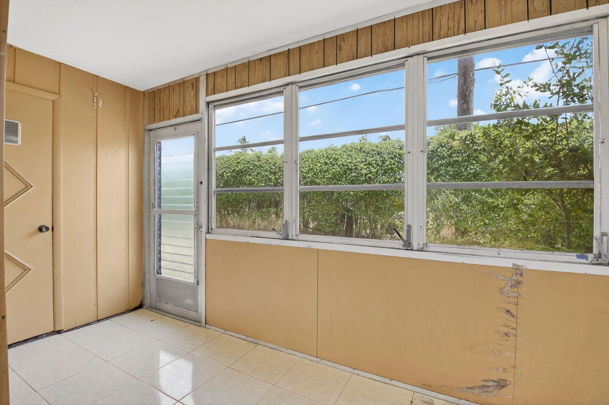 Property Slideshow image 20 of 42 | 102 normandy ln c, Delray Beach, FL, 33484