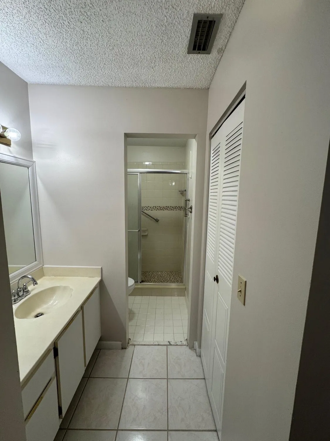Property Slideshow image 12 of 24 | 7626 tahiti ln apt 204, Lake Worth, FL, 33467
