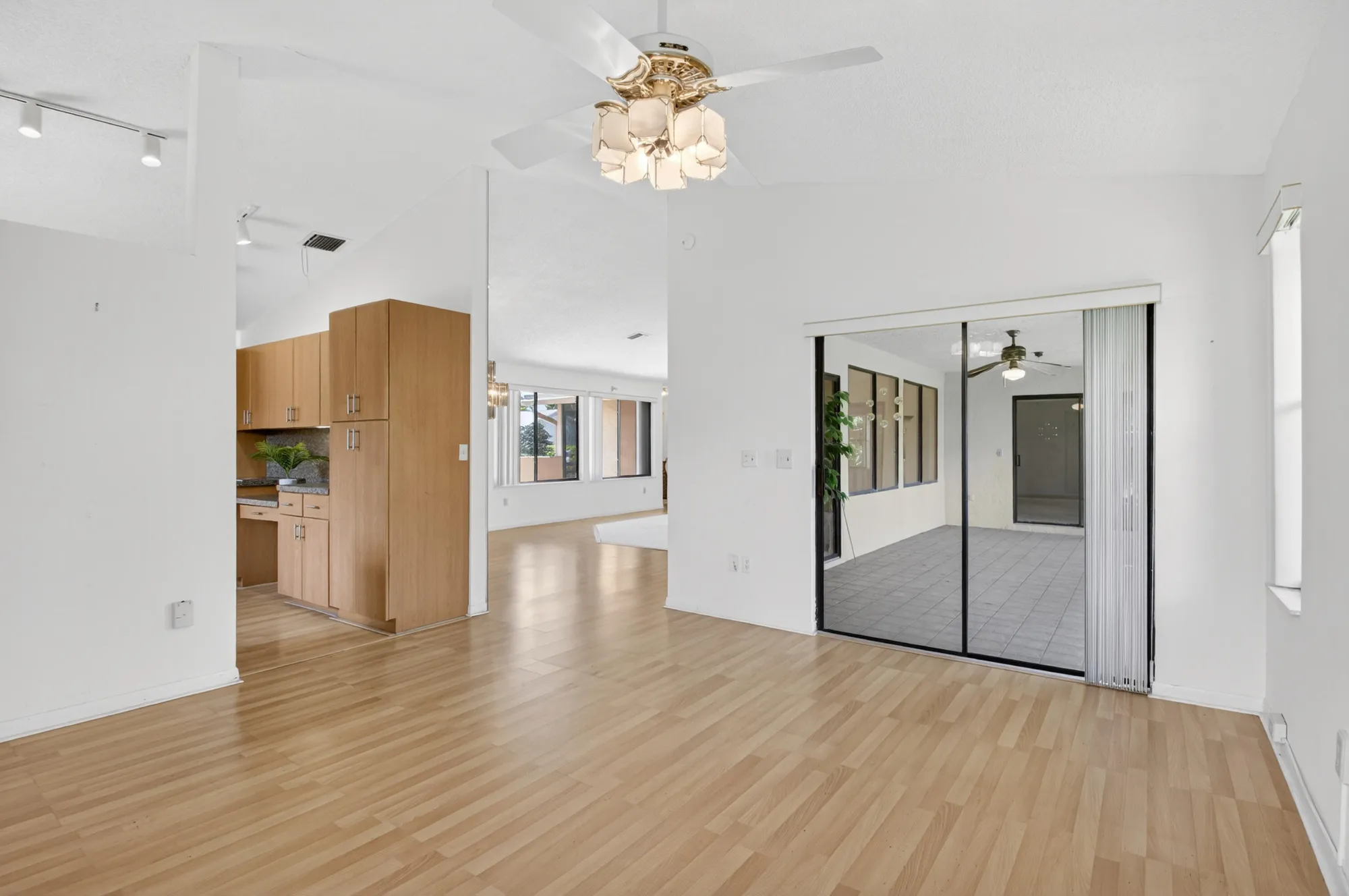 Property Slideshow image 6 of 65 | 2915 nw 14th st, Delray Beach, FL, 33445