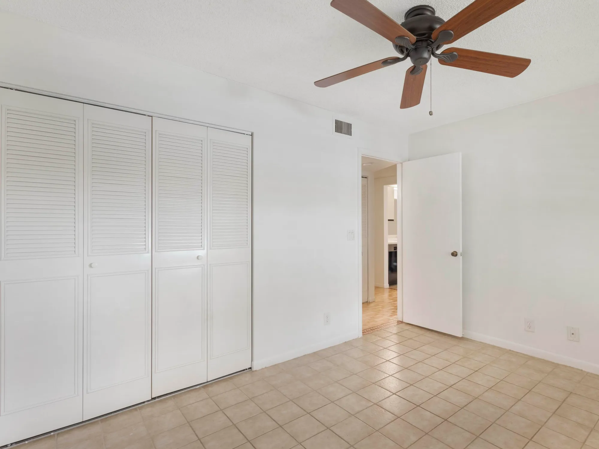 Property Slideshow image 14 of 27 | 3349 lucerne park dr, Greenacres, FL, 33467