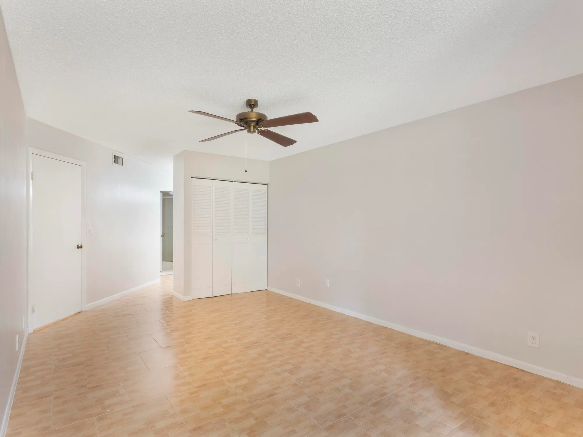Property Slideshow image 10 of 27 | 3349 lucerne park dr, Greenacres, FL, 33467