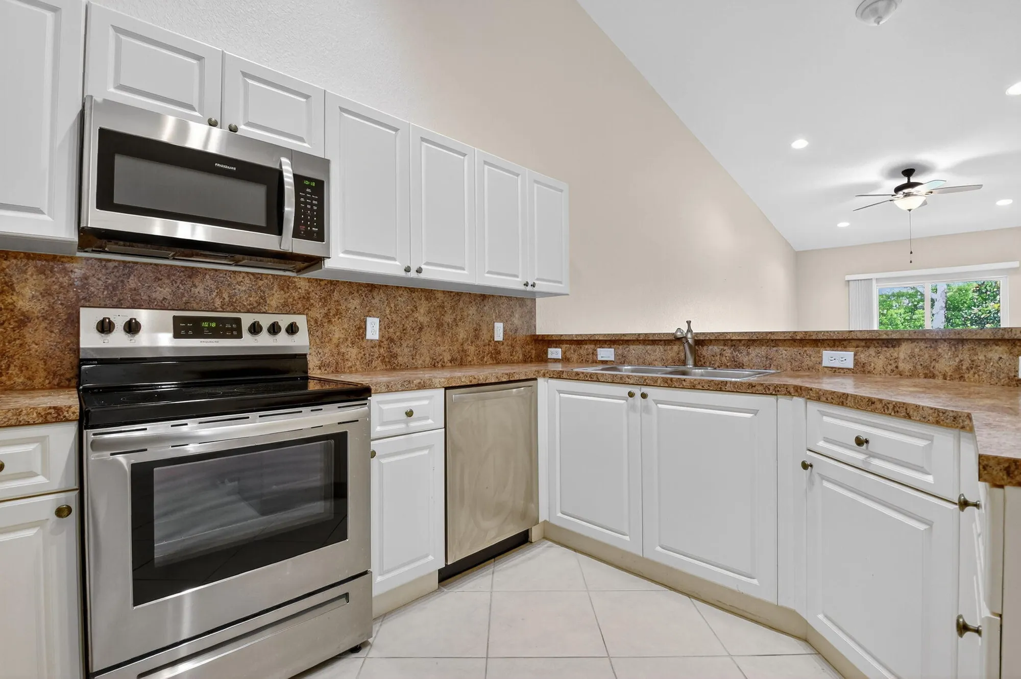 Property Slideshow image 11 of 47 | 2357 windjammer way, West Palm Beach, FL, 33411