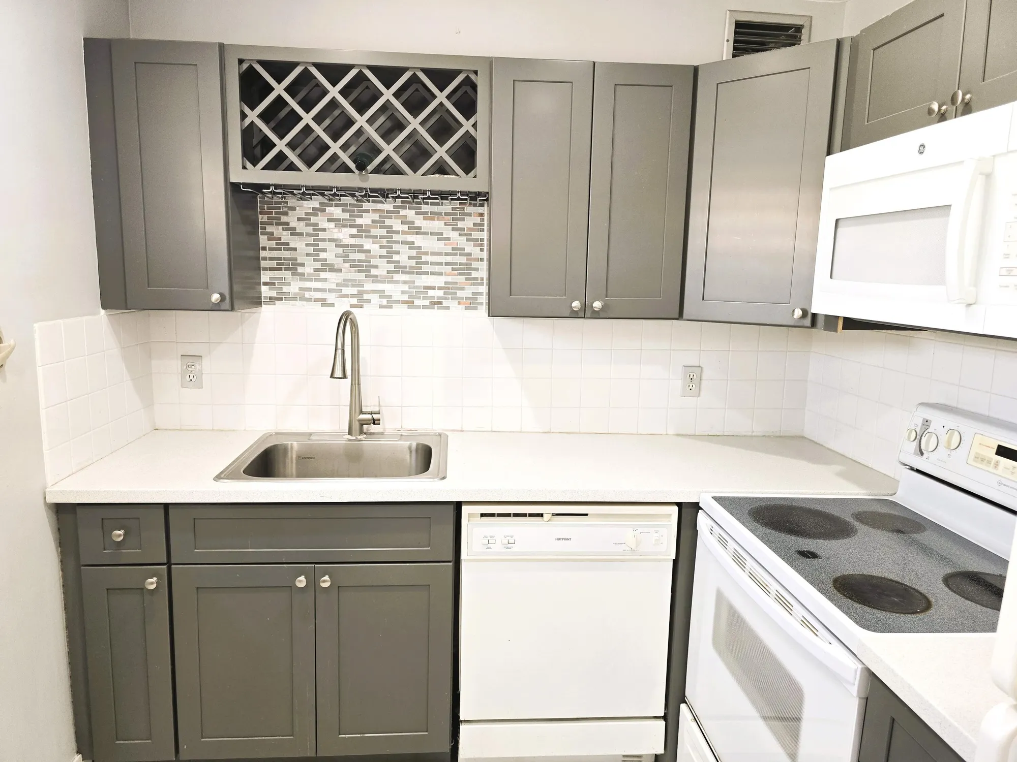 Property Slideshow image 2 of 27 | 89 saxony b b, Delray Beach, FL, 33446