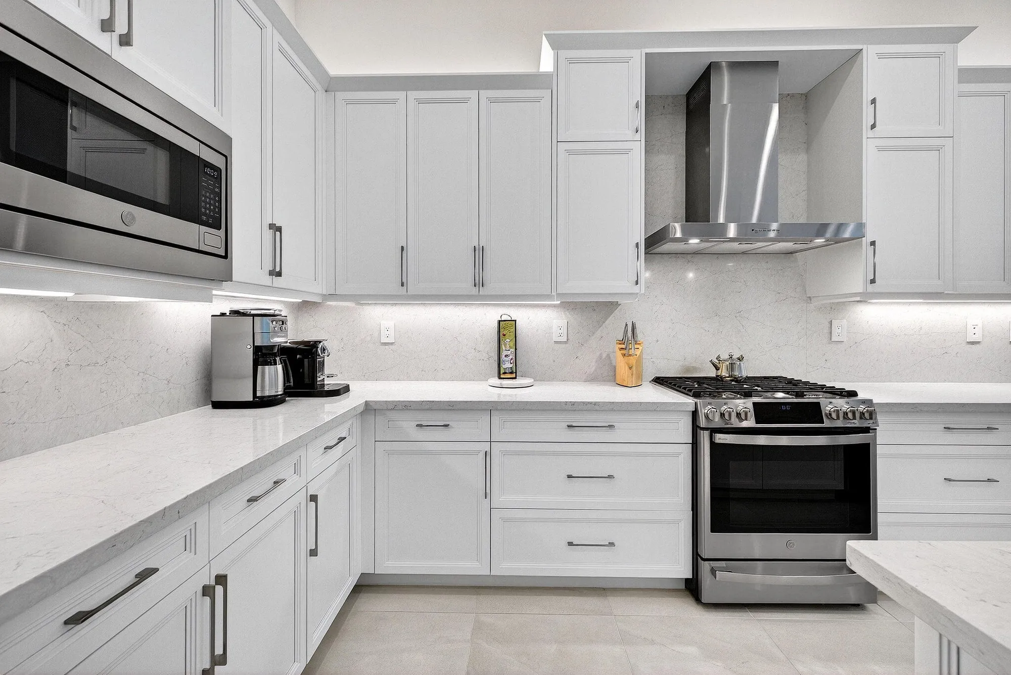 Property Slideshow image 7 of 49 | 9265 seahorse bay dr, Boynton Beach, FL, 33473