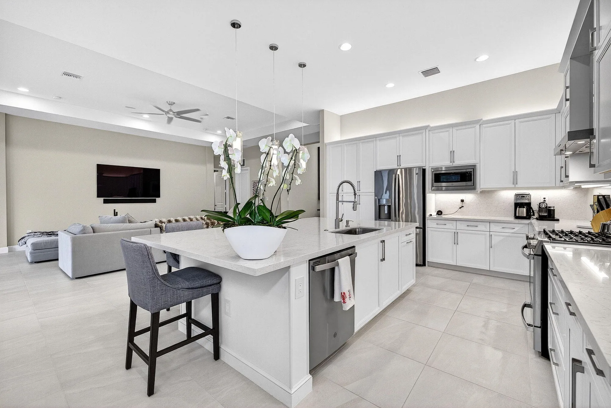 Property Slideshow image 4 of 49 | 9265 seahorse bay dr, Boynton Beach, FL, 33473