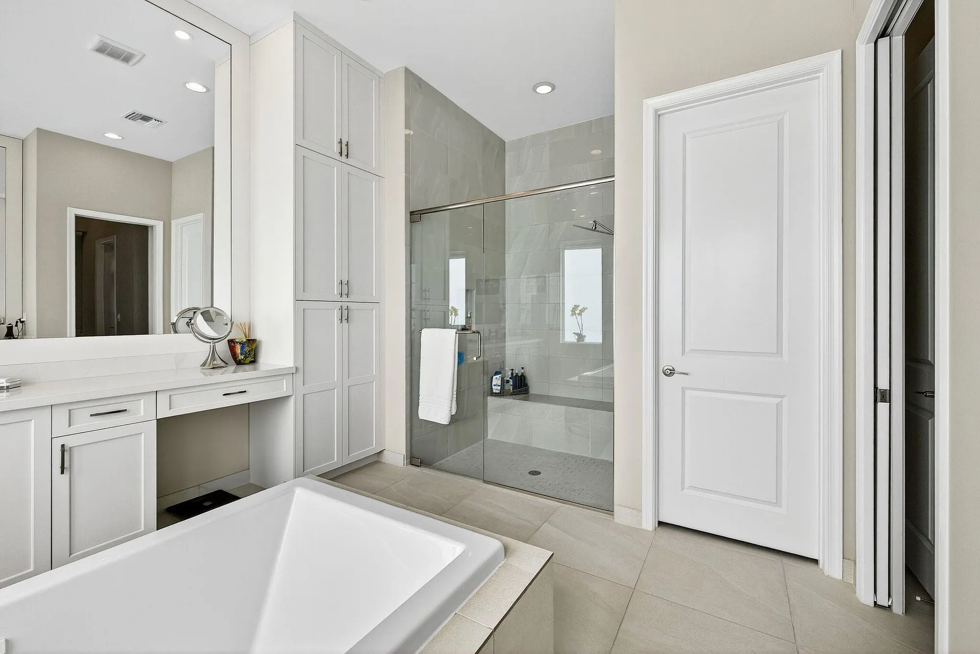 Property Slideshow image 16 of 49 | 9265 seahorse bay dr, Boynton Beach, FL, 33473