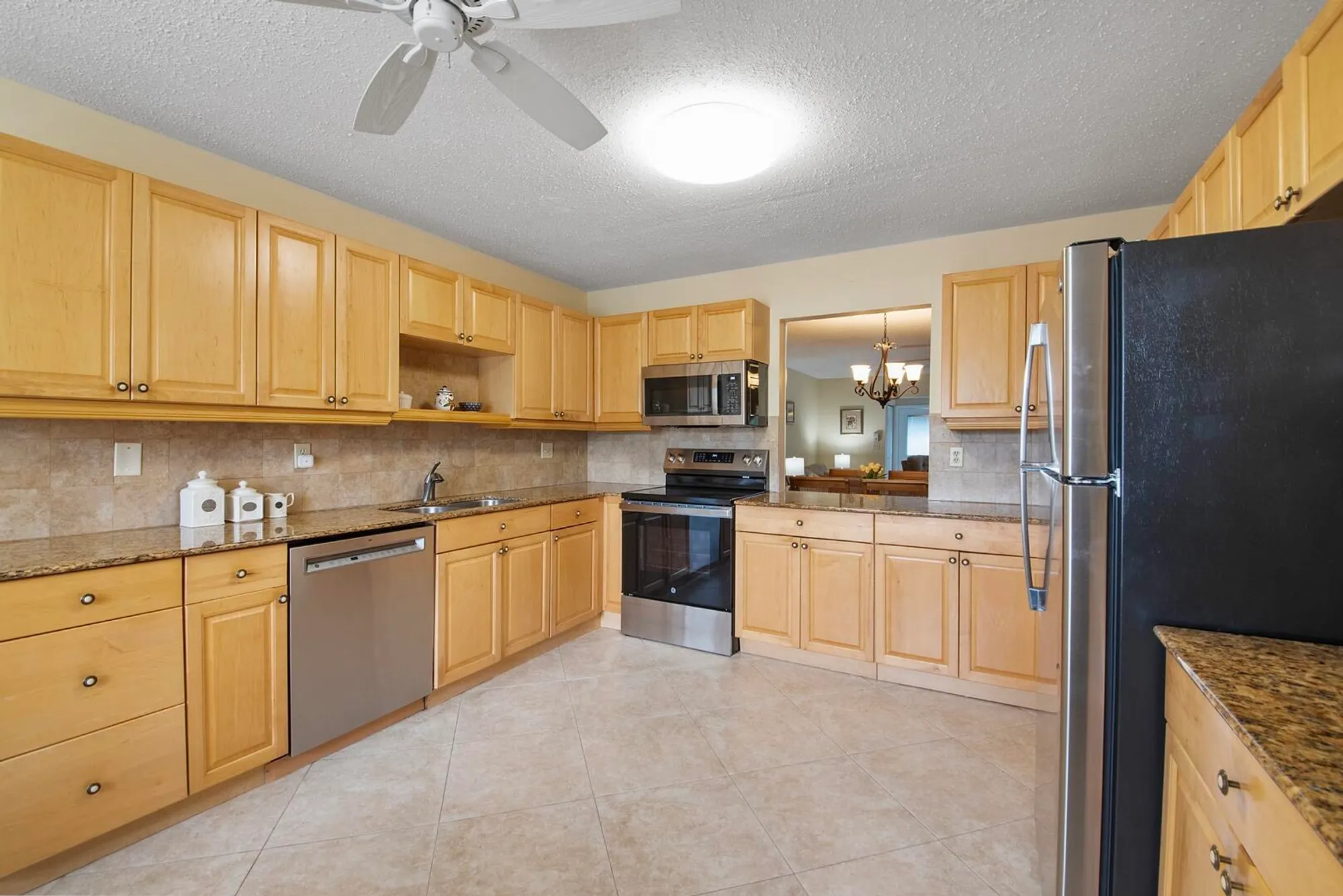 Property Slideshow image 11 of 27 | 5222 privet pl b, Delray Beach, FL, 33484