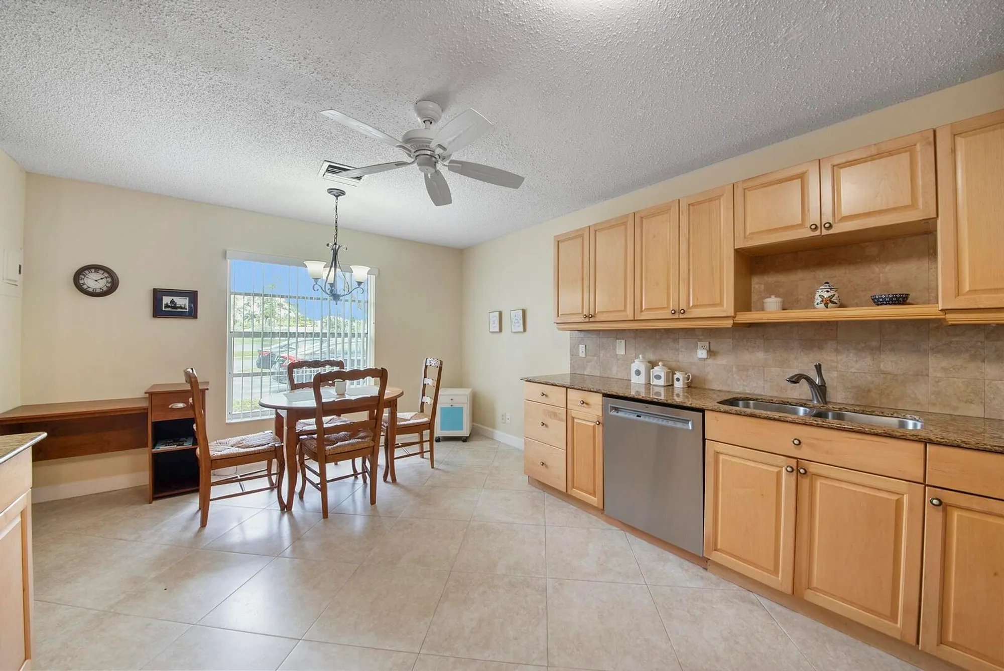 Property Slideshow image 13 of 27 | 5222 privet pl b, Delray Beach, FL, 33484