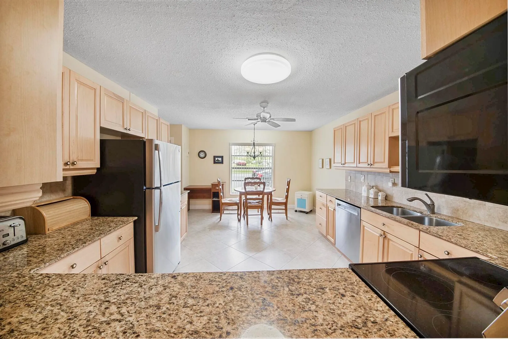 Property Slideshow image 10 of 27 | 5222 privet pl b, Delray Beach, FL, 33484