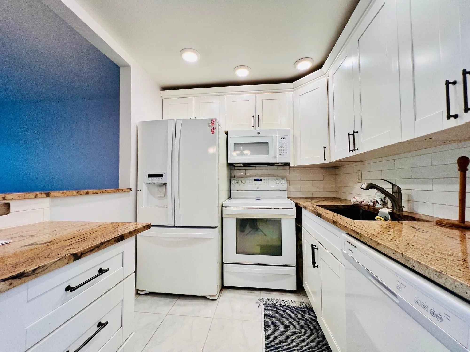 Property Slideshow image 2 of 16 | 399 sheffield q, West Palm Beach, FL, 33417