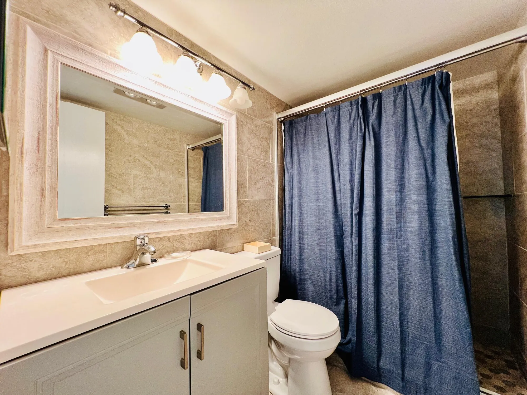 Property Slideshow image 7 of 16 | 399 sheffield q, West Palm Beach, FL, 33417