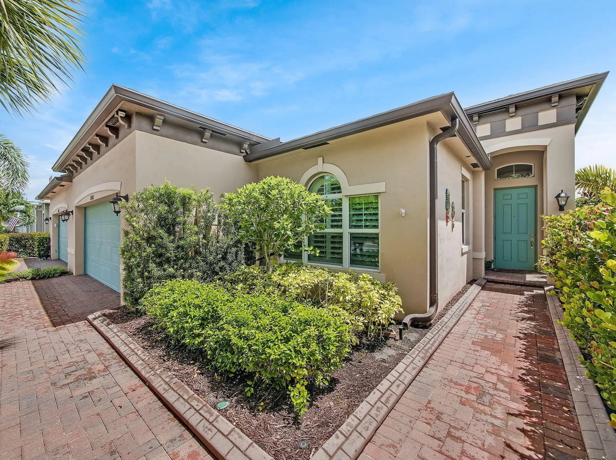 Property Slideshow image 2 of 112 | 12863 sw lake fern cir, Port Saint Lucie, FL, 34987