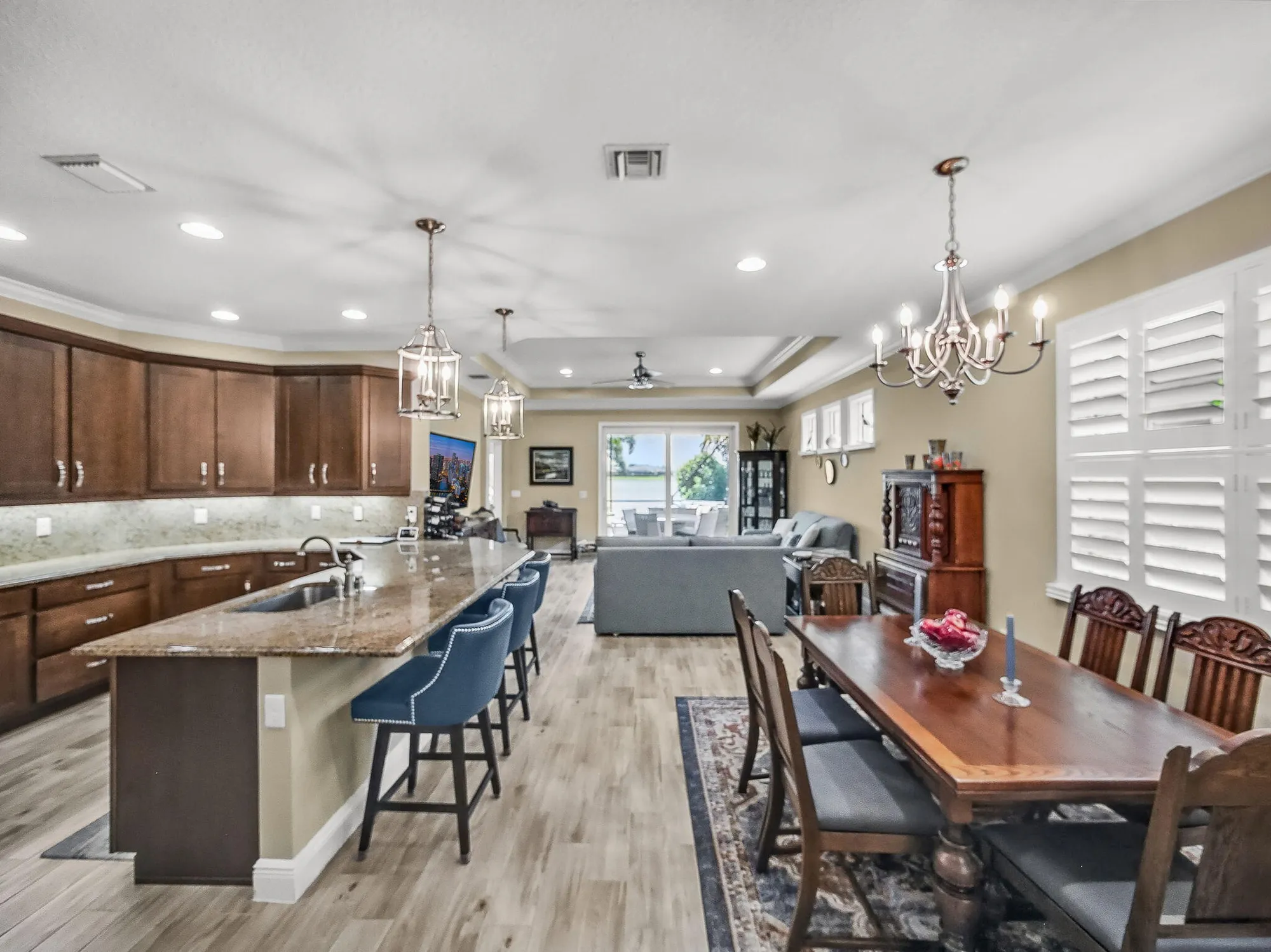 Property Slideshow image 16 of 112 | 12863 sw lake fern cir, Port Saint Lucie, FL, 34987