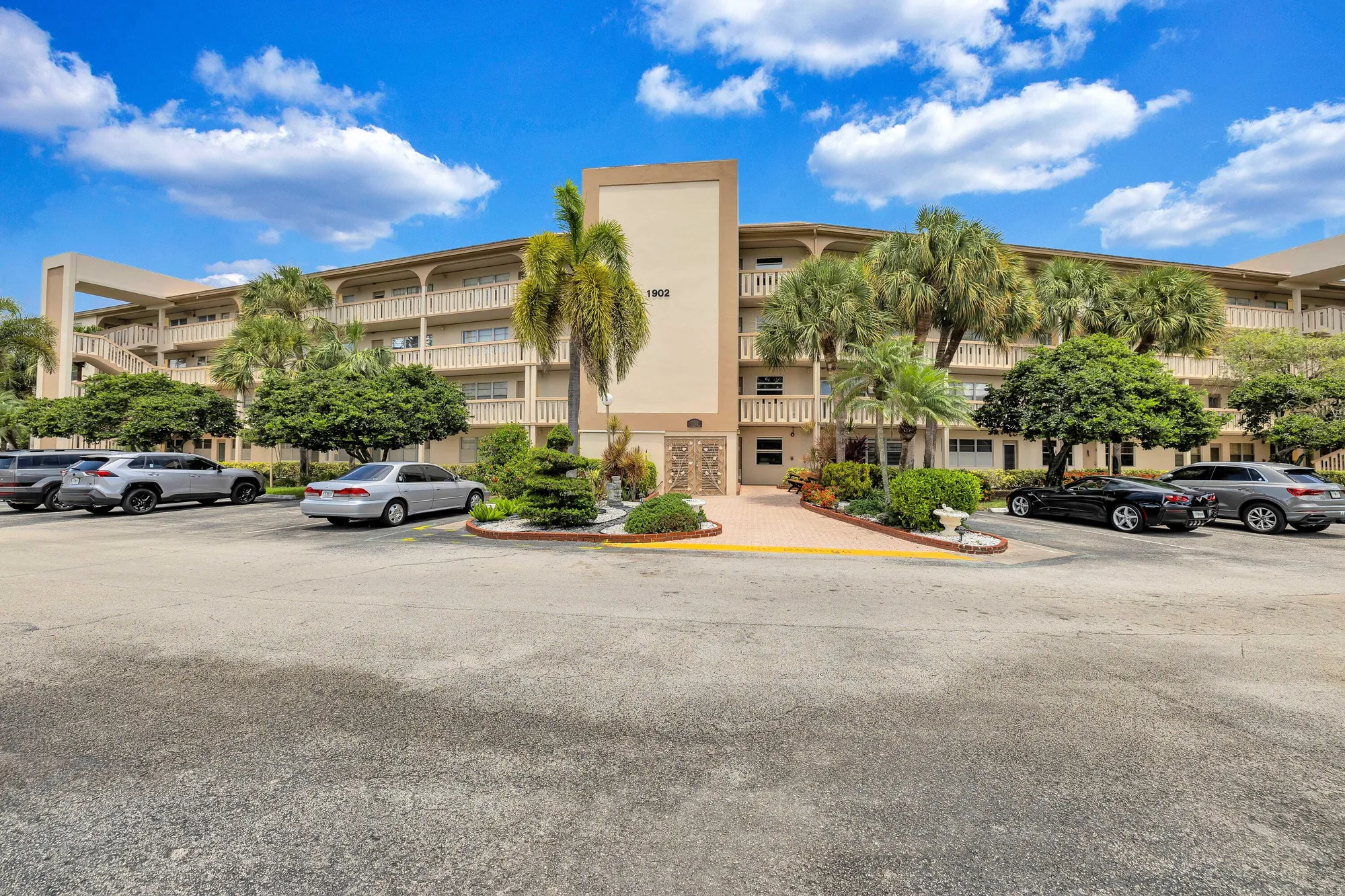 Property Slideshow image 1 of 18 | 1902 bermuda cir l2, Coconut Creek, FL, 33066